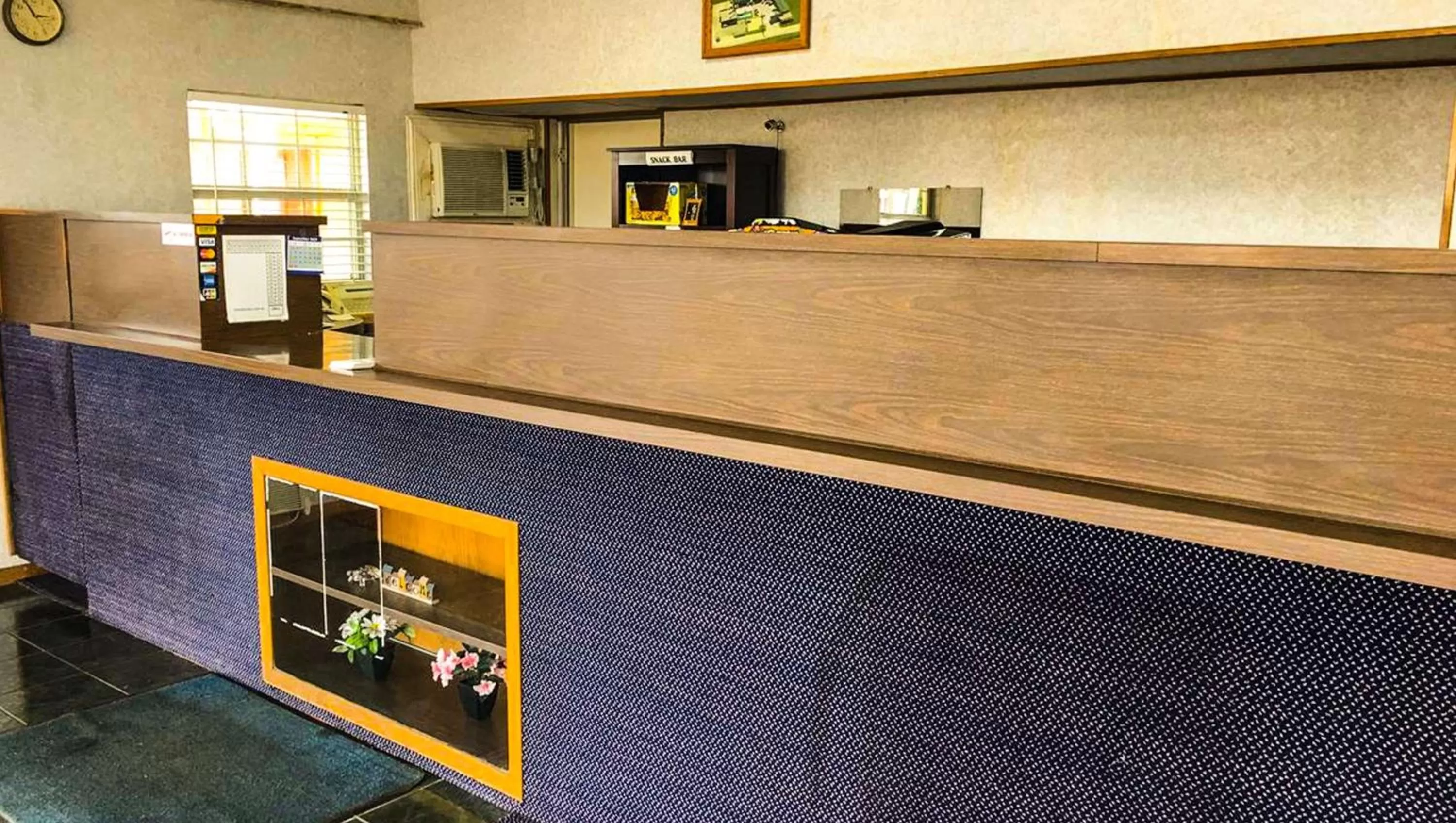 Lobby or reception in Thunderbird Motel Hillsboro