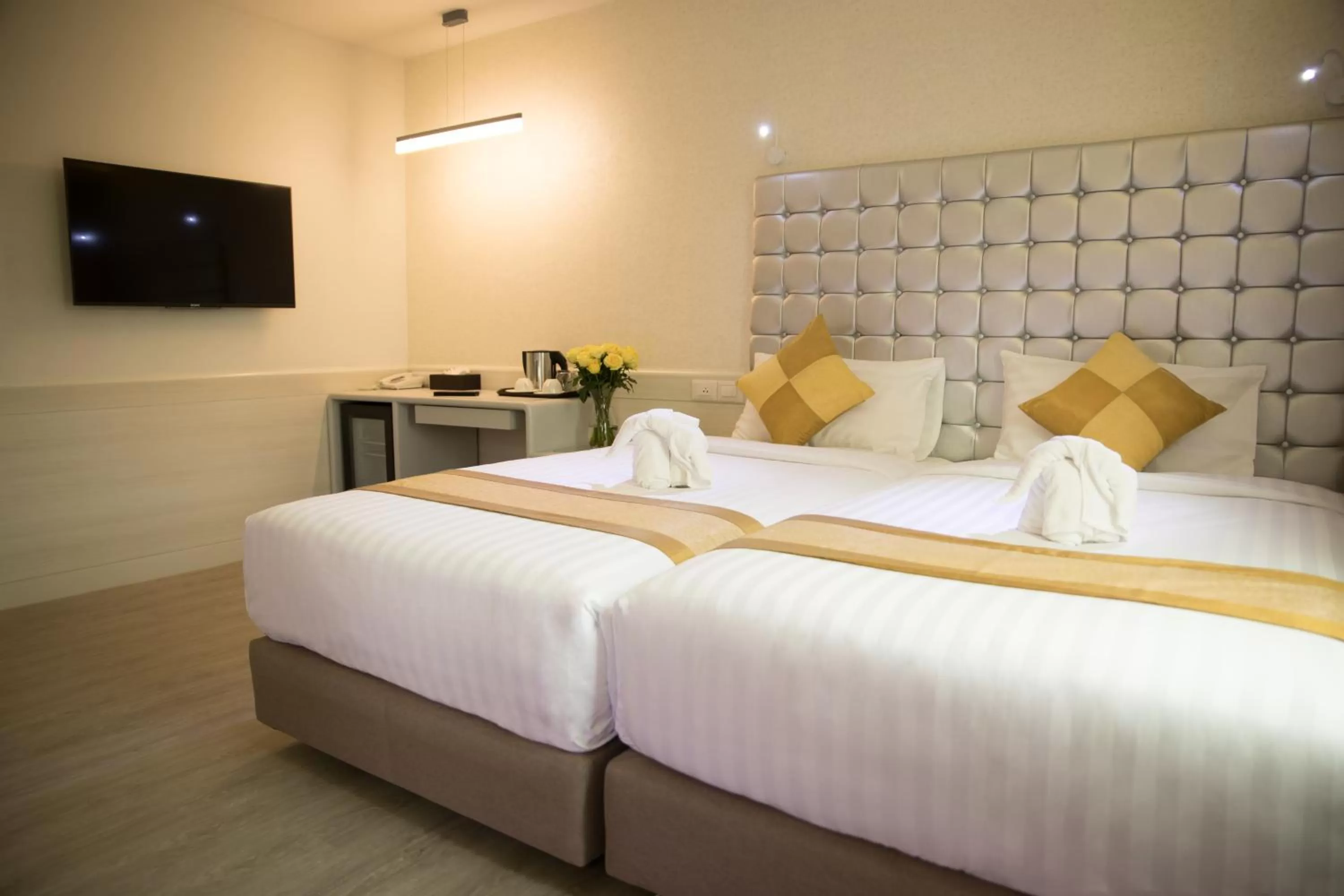 Bedroom, Bed in Justice Hotel