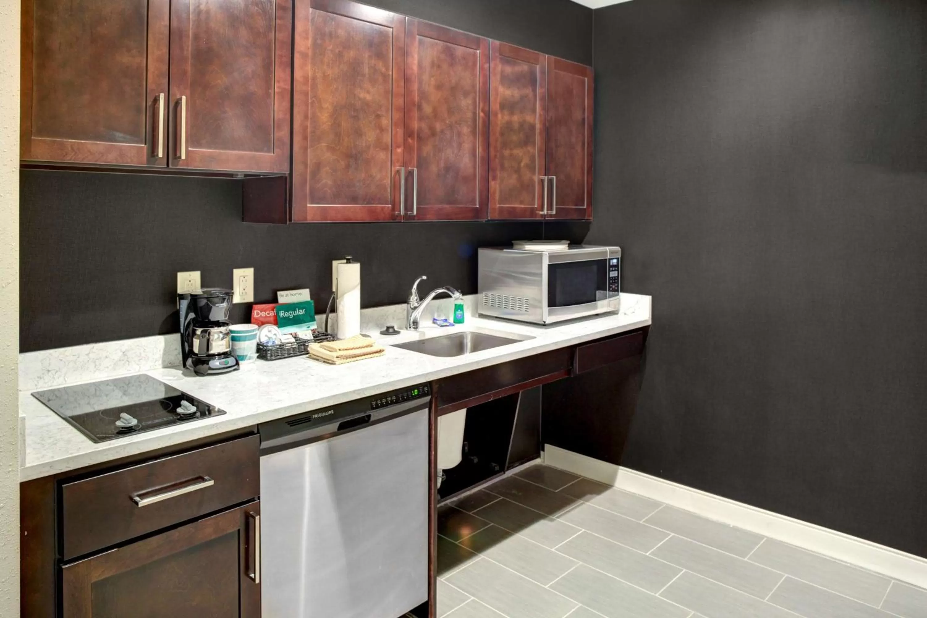 Kitchen or kitchenette in Homewood Suites by Hilton Richmond-Downtown