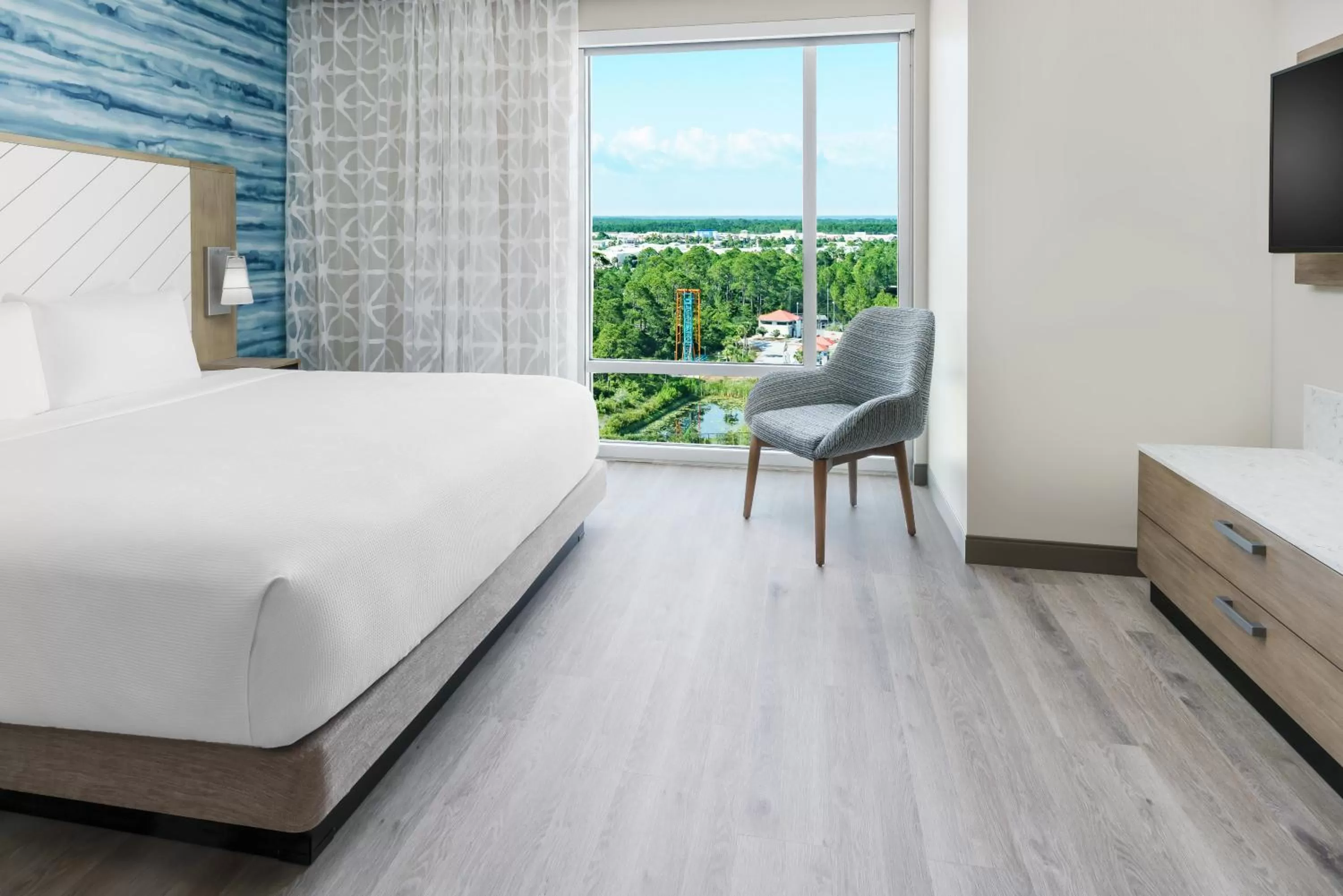 Photo of the whole room, Bed in Hyatt Place Panama City Beach - Beachfront