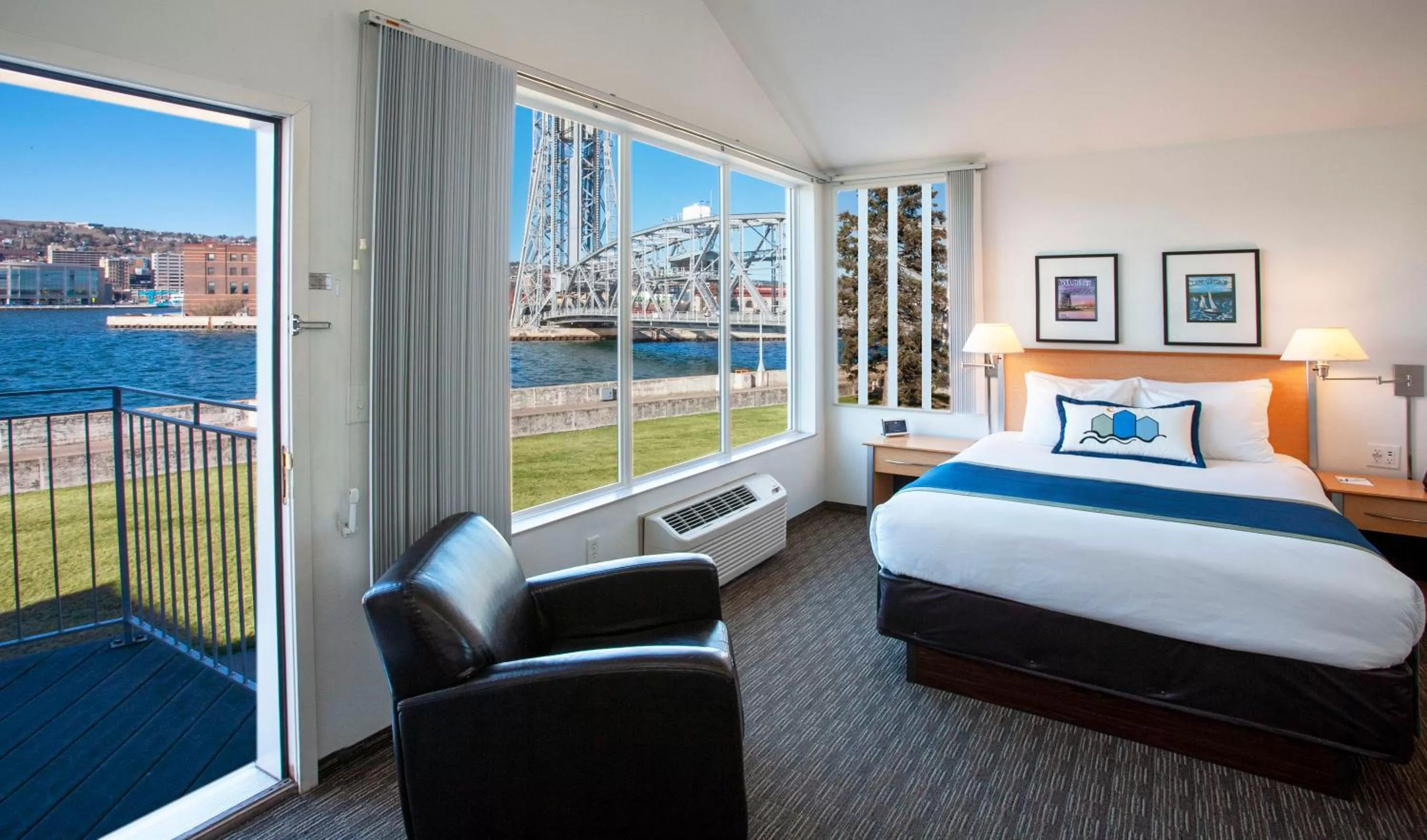 View (from property/room), Bed in South Pier Inn