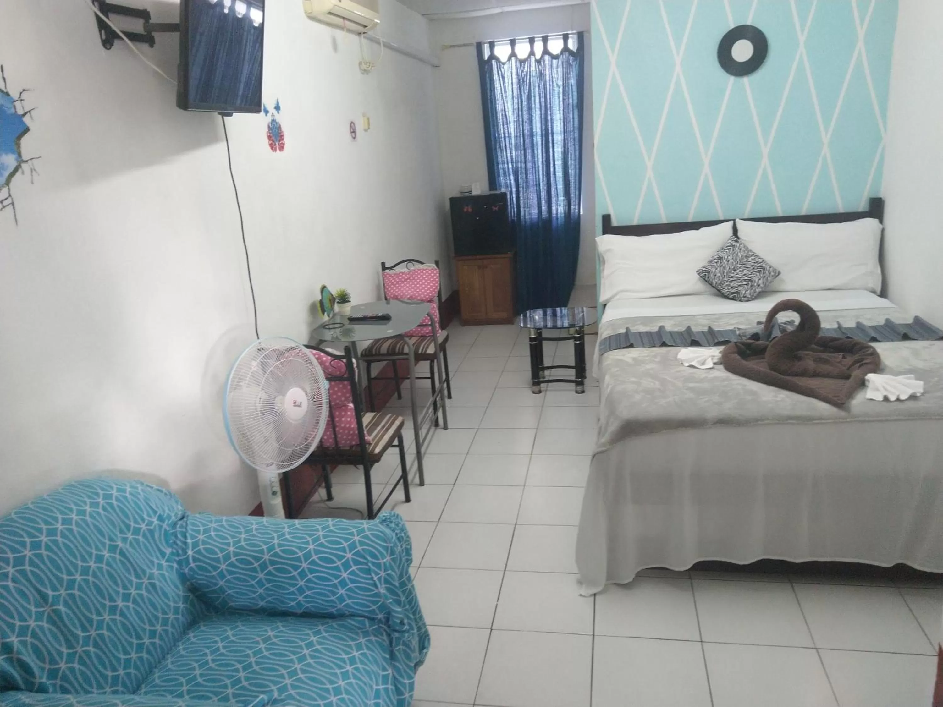 Bed in The Red Hut Inn