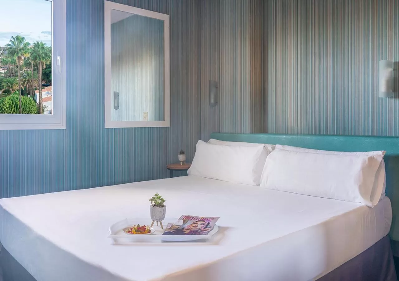 Bedroom, Bed in Axel Beach Maspalomas - Adults Only