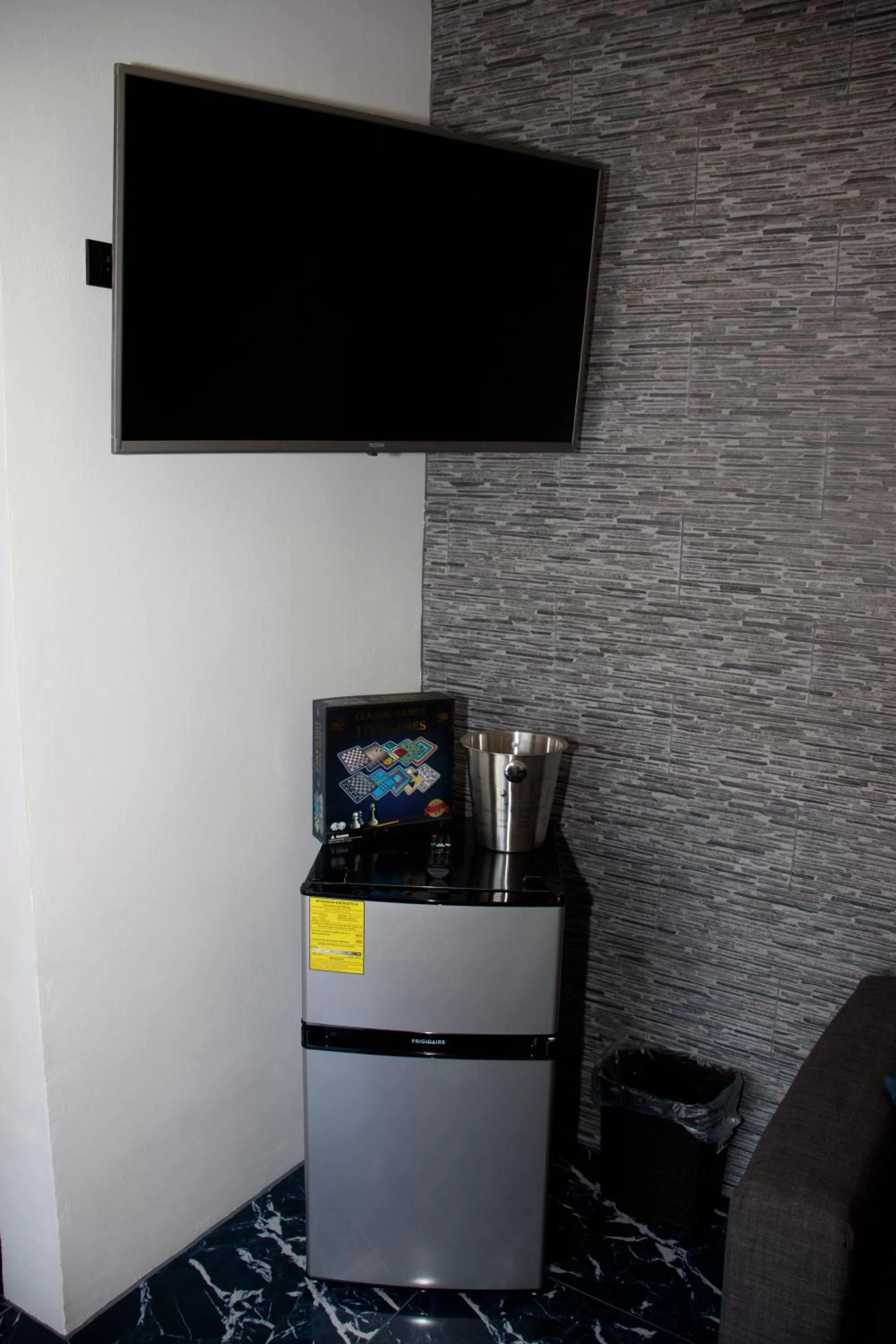 TV and multimedia in Hotel Samoa del Sur