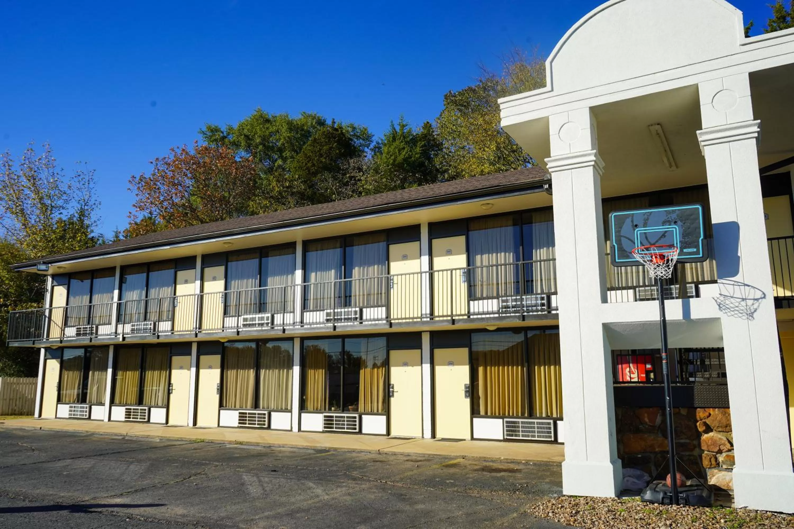 Property building in Sunset Inn Clarksville