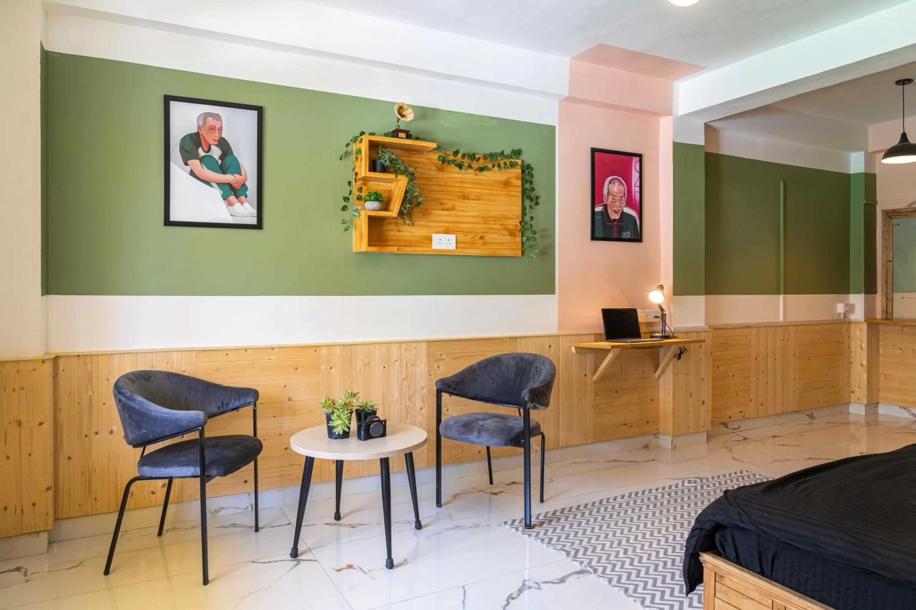 Whoopers Hostel Manali