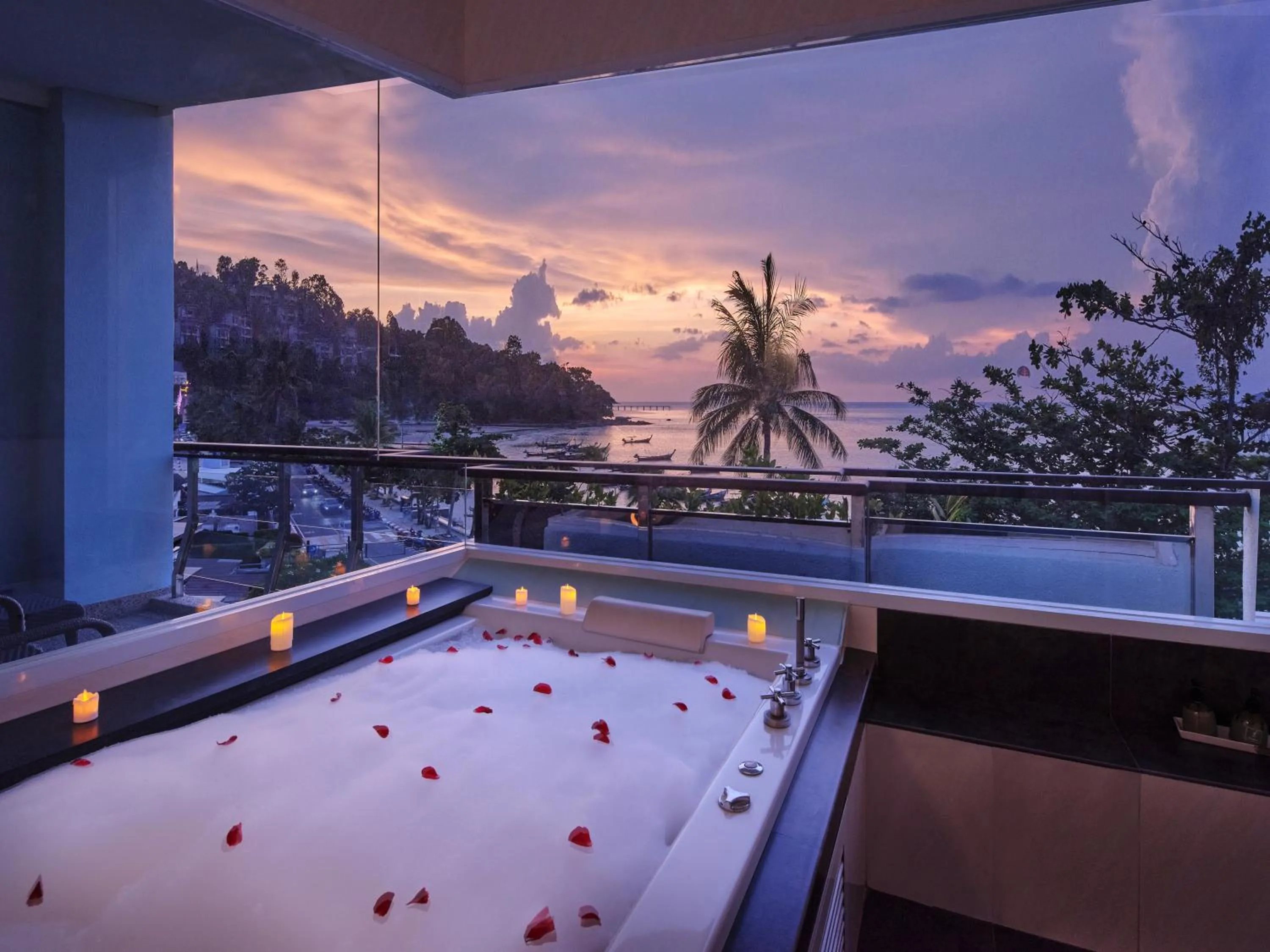 Bath in Homm Bliss Southbeach Patong