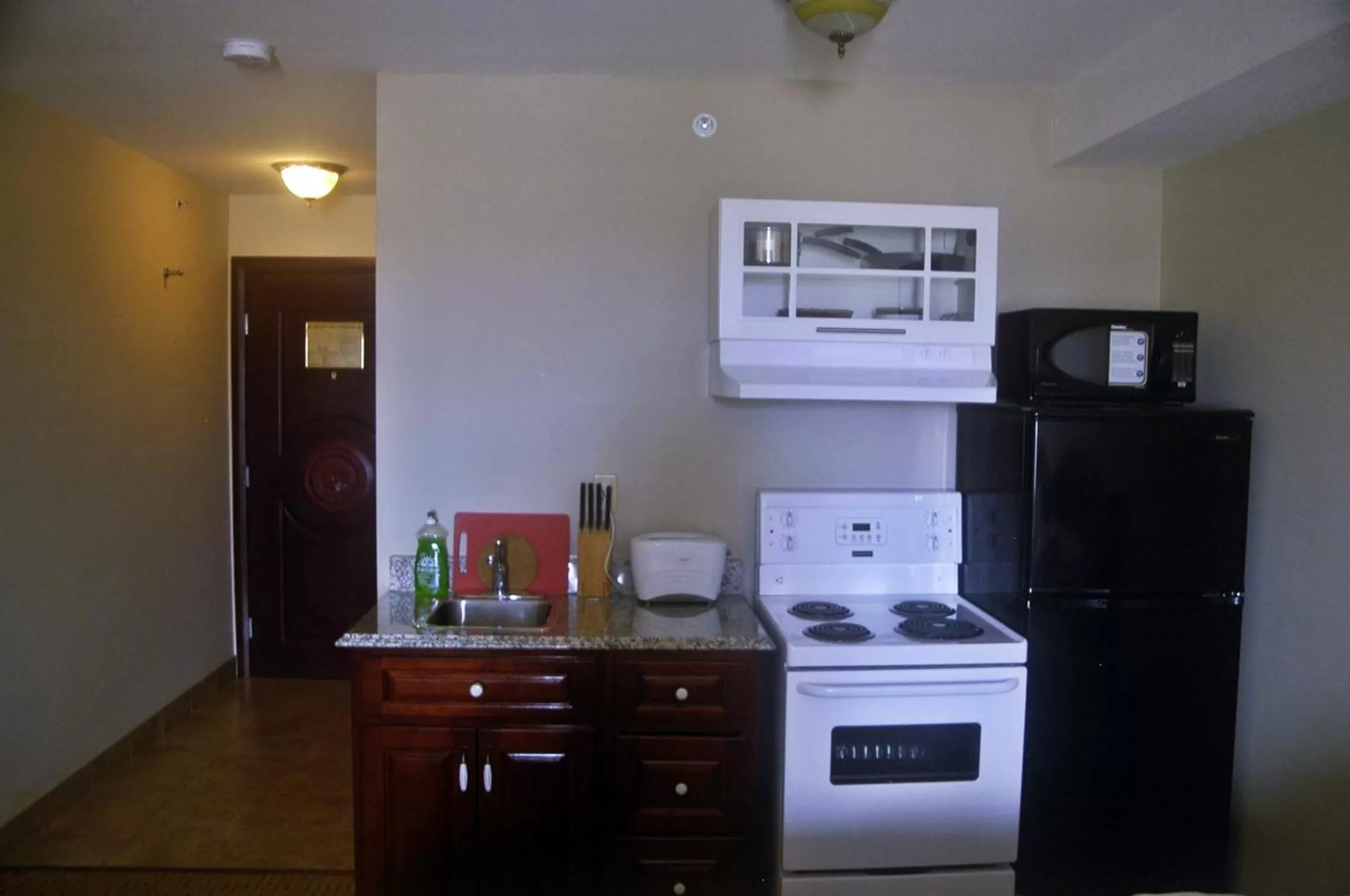 Kitchen or kitchenette in Days Inn by Wyndham Athabasca