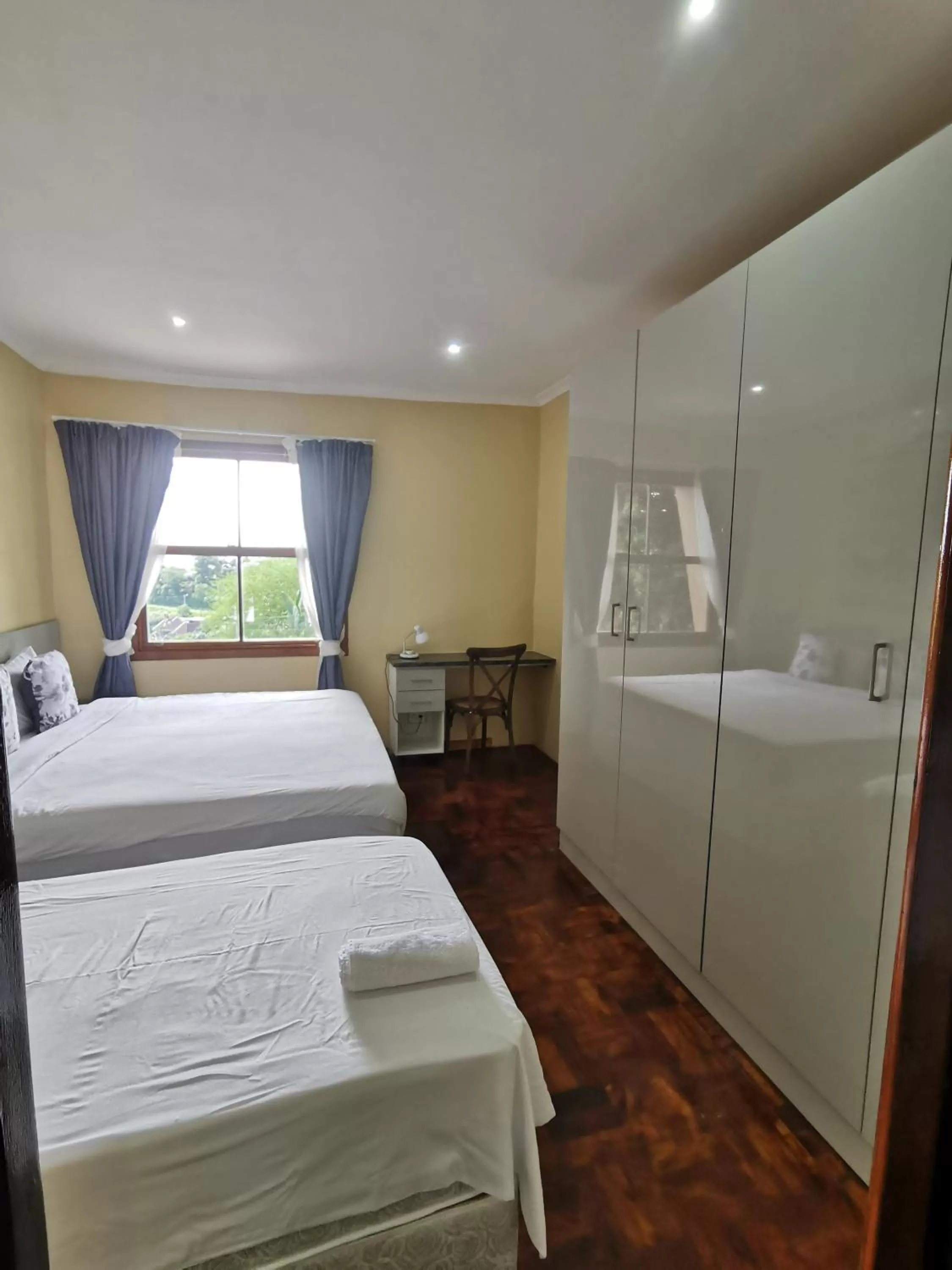 Bed in Gem of Manor drive