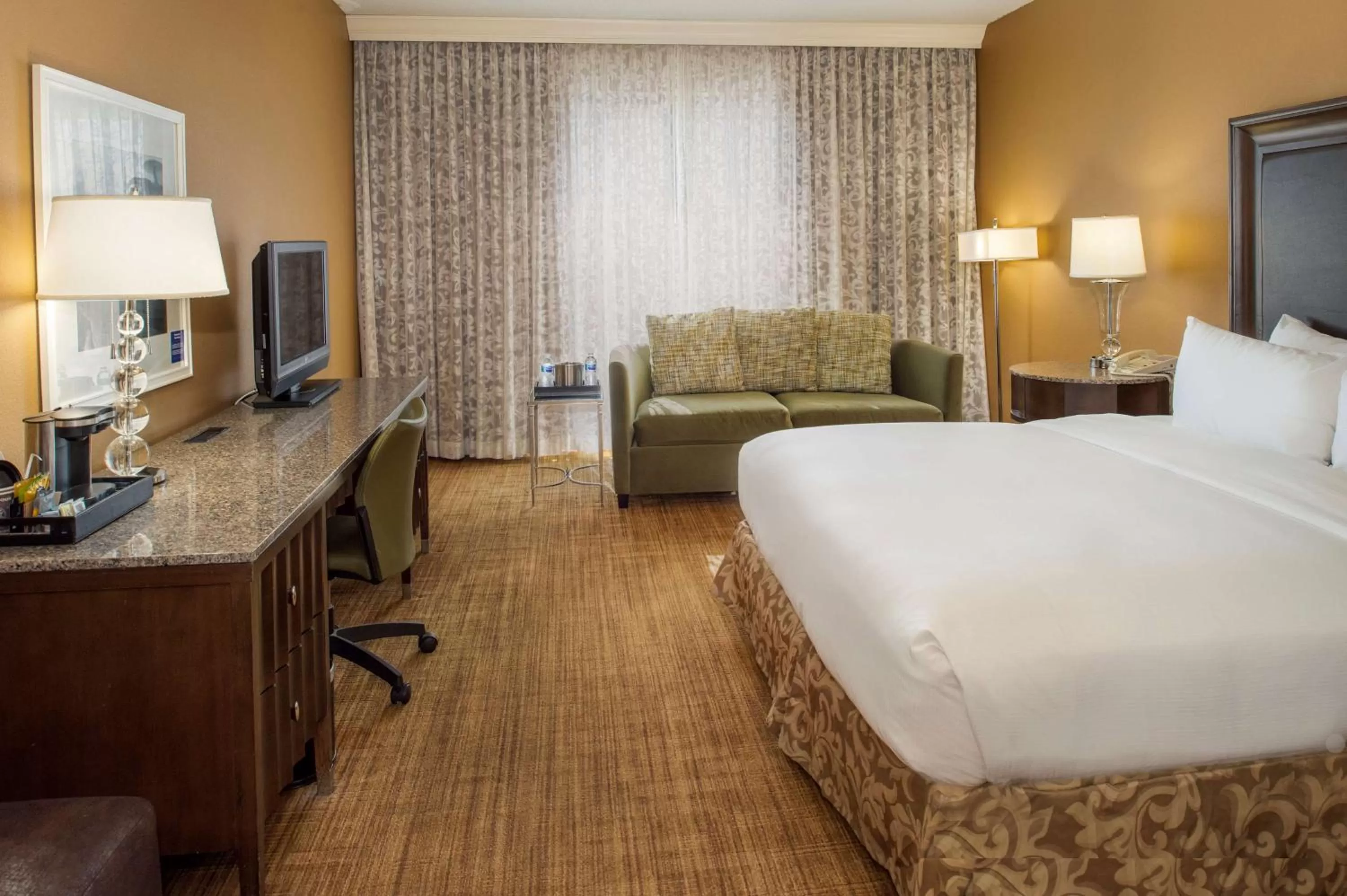 Bed in Hilton St. Louis Airport