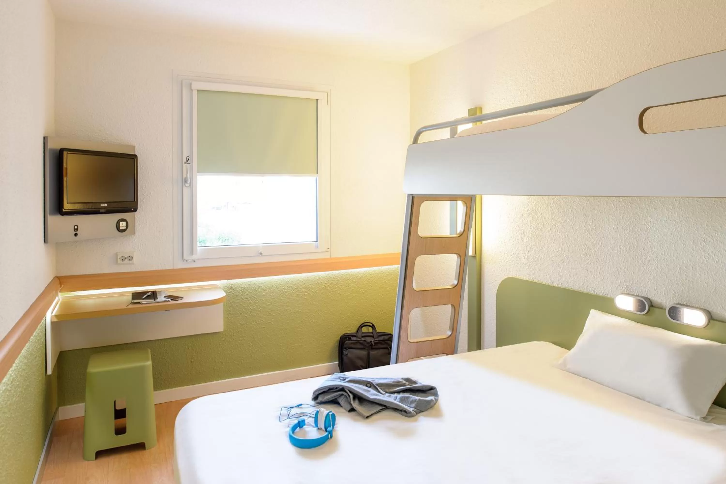 Photo of the whole room, Bed in ibis budget Ulm City
