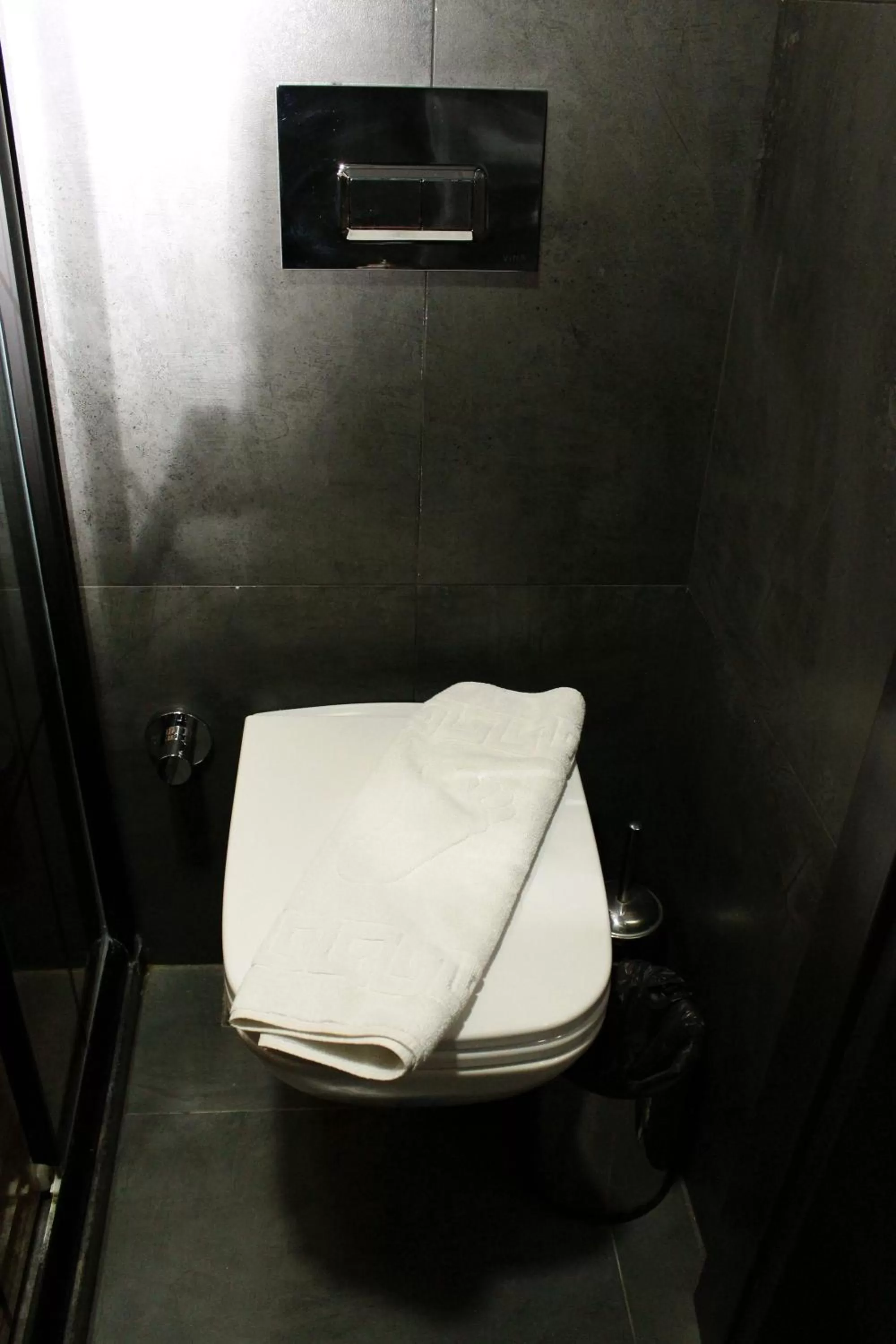 Toilet in Istanbul Fair Hotel