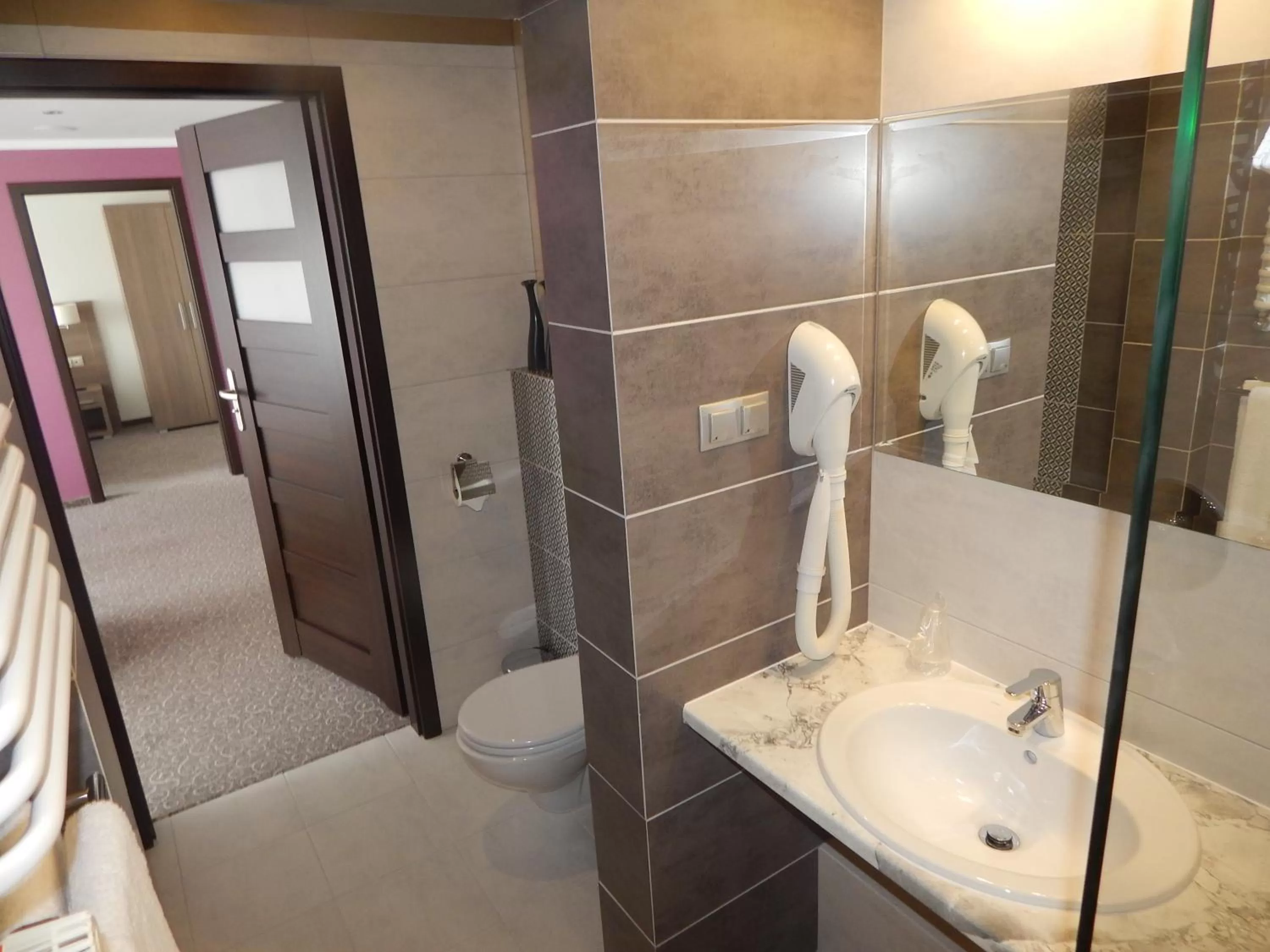 Bathroom in Hotel Gromada Pila