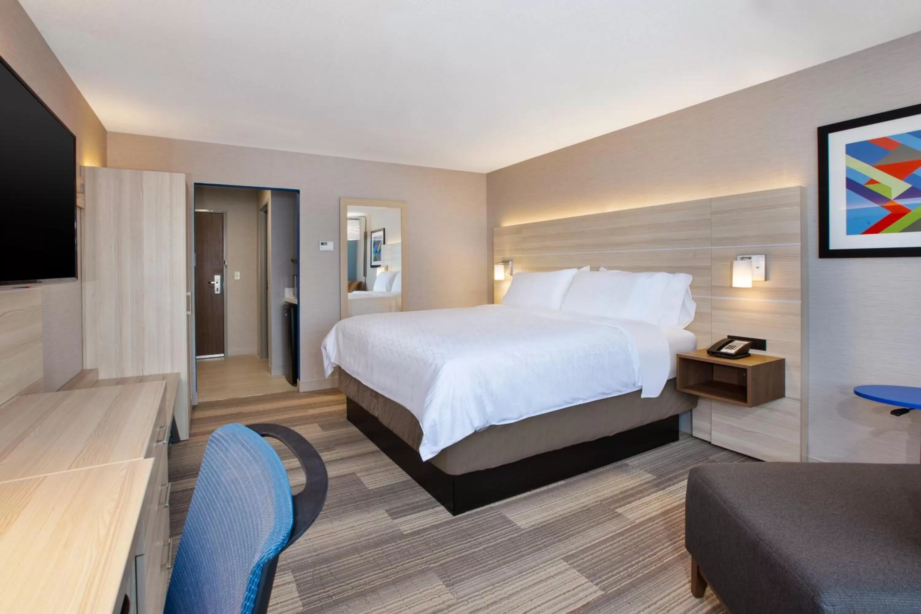 King Room - Hearing Accessible/Non-Smoking  in Holiday Inn Express & Suites - Wooster, an IHG Hotel