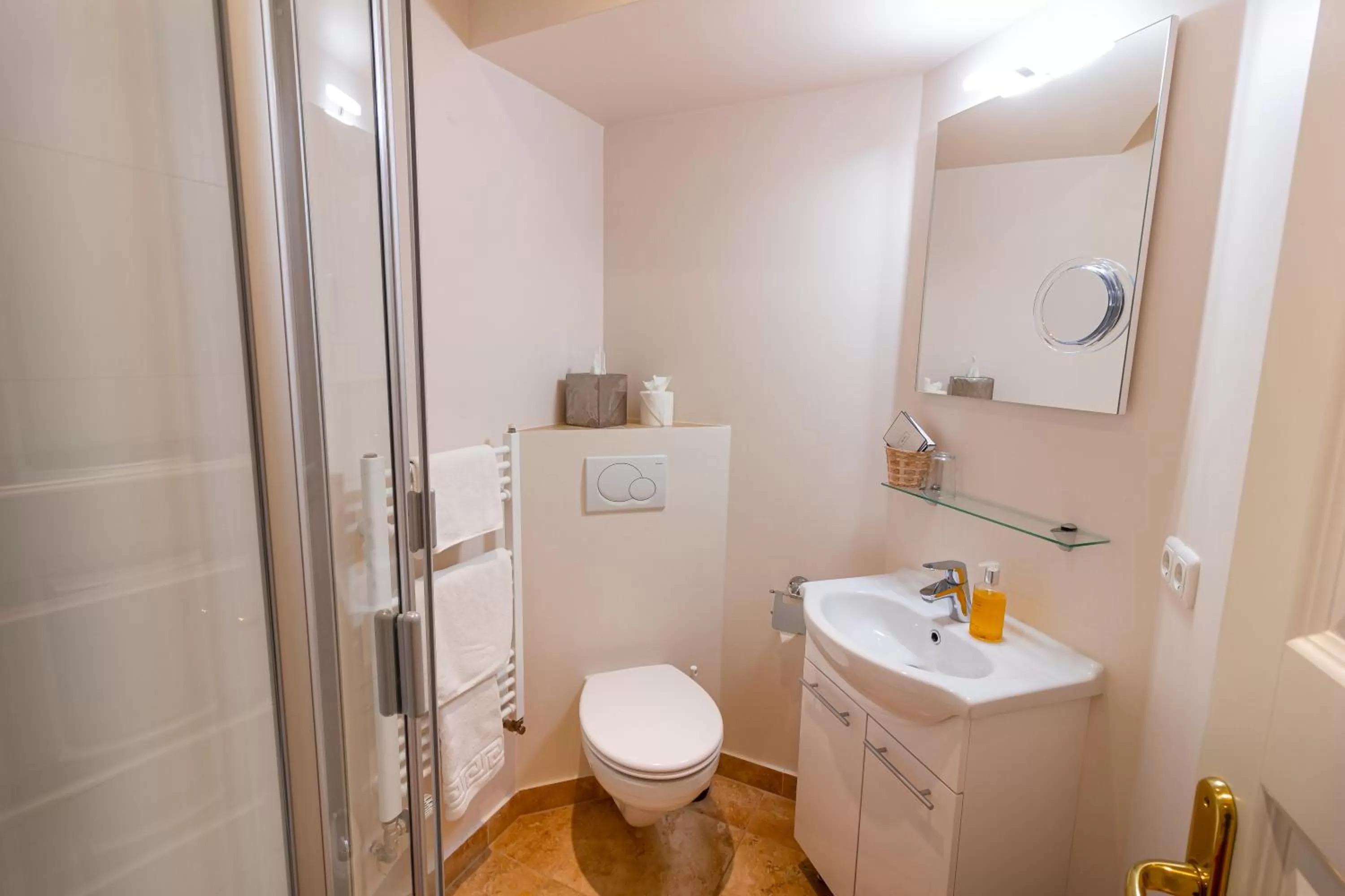 Bathroom in Hotel-Restaurant Burg Hornberg