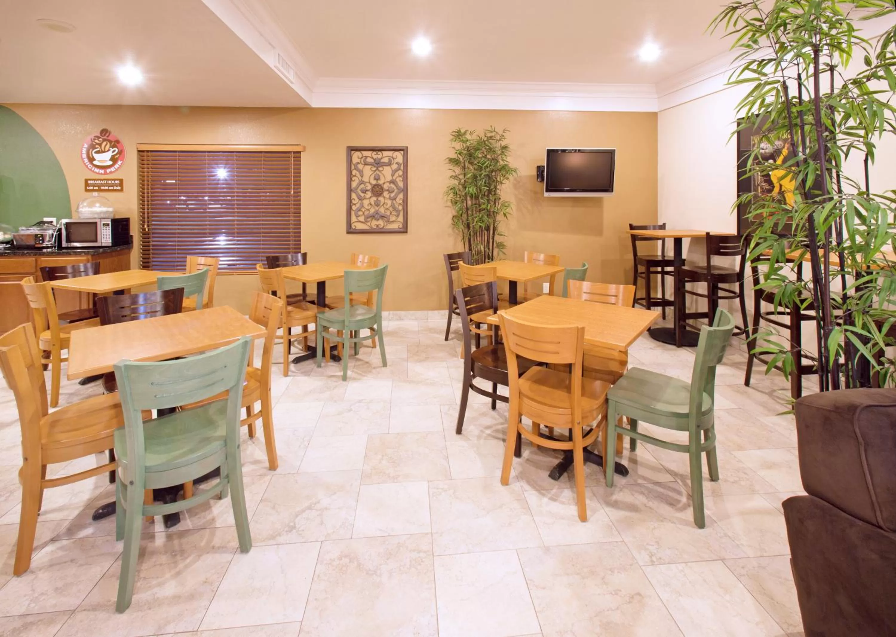 Breakfast in AmericInn by Wyndham Johnston Des Moines