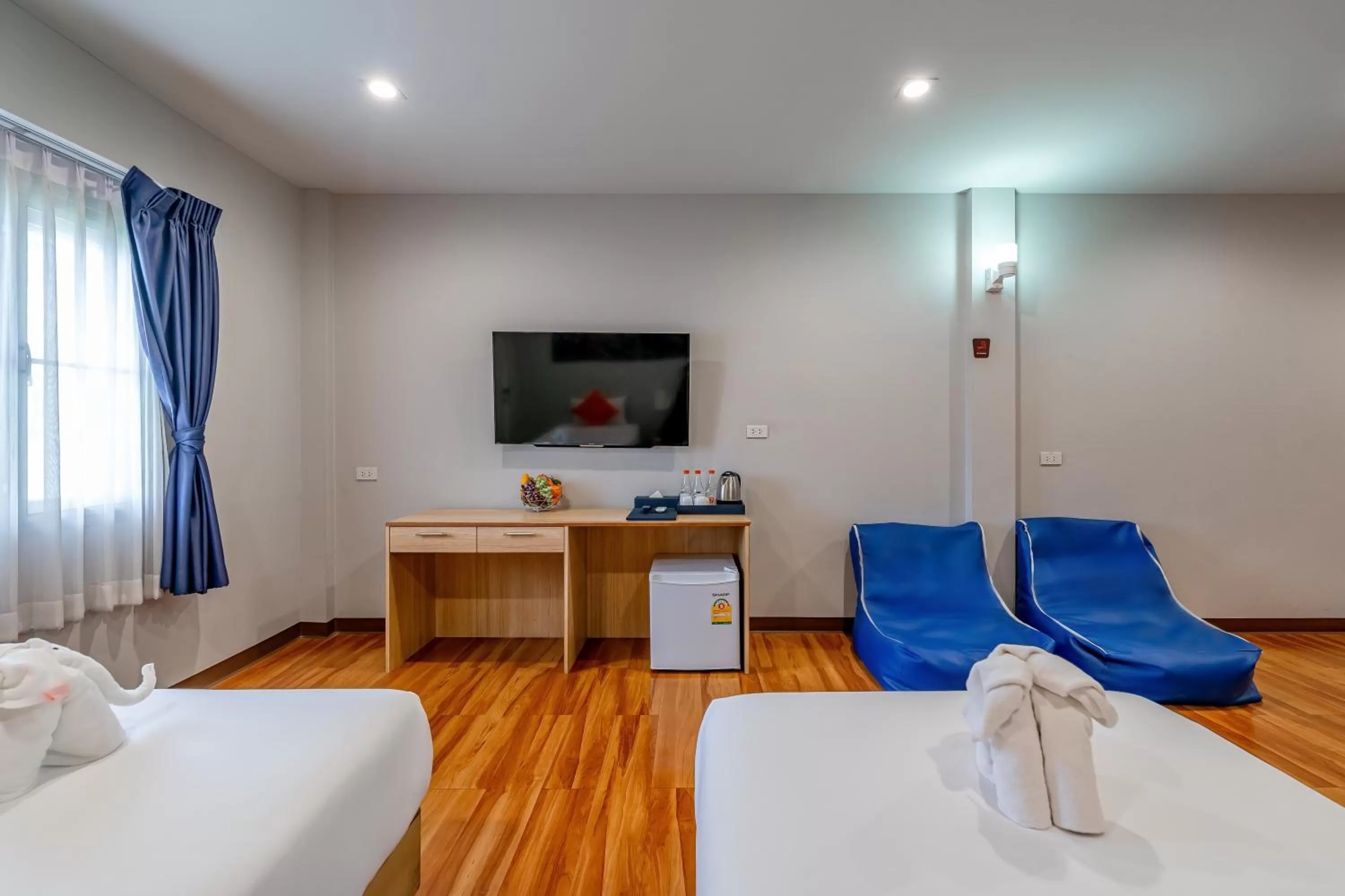 Bed in 7 Days Premium Hotel at Icon Siam Station - No Parking