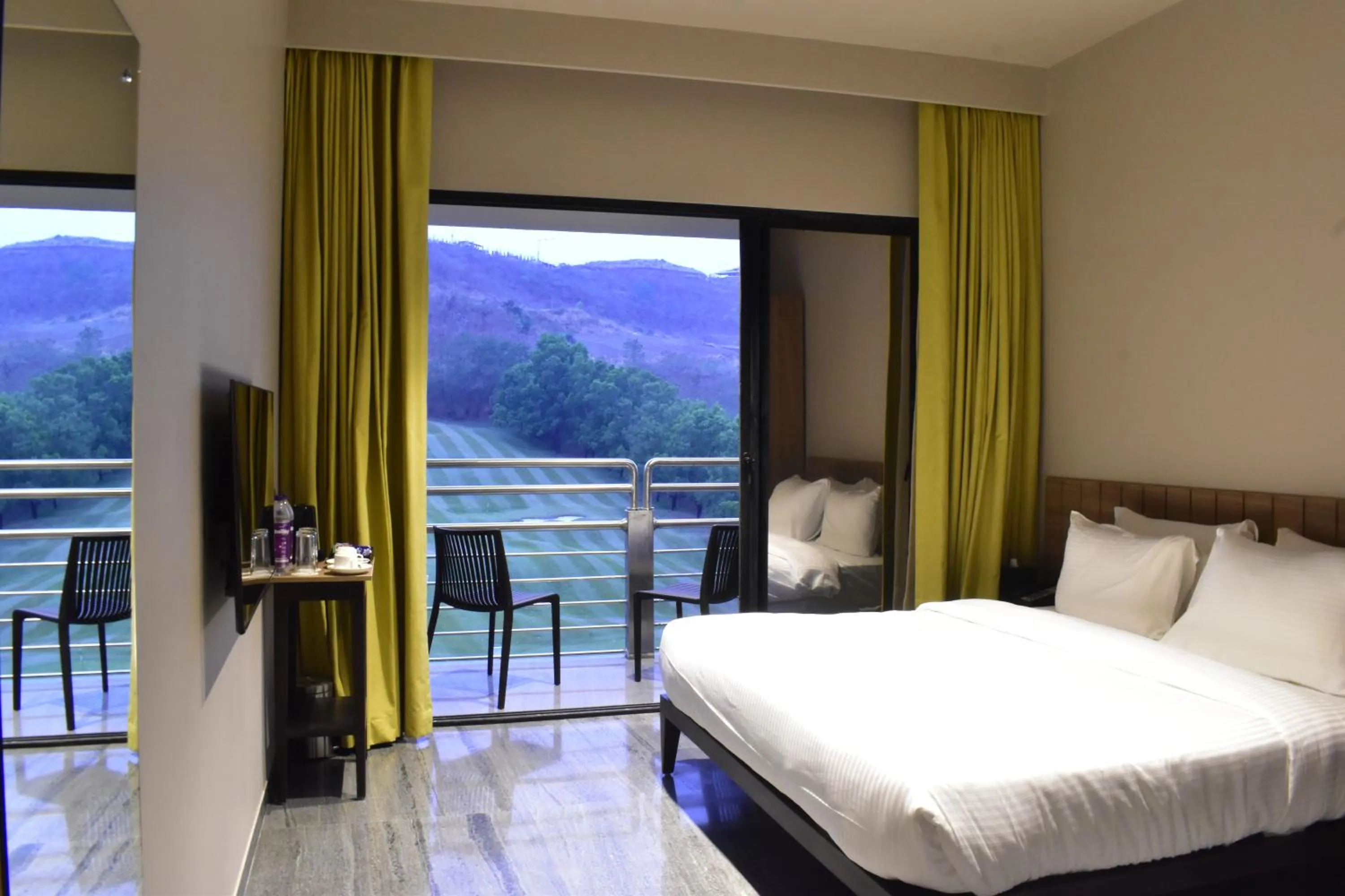 Bed in Oxford Golf Resort