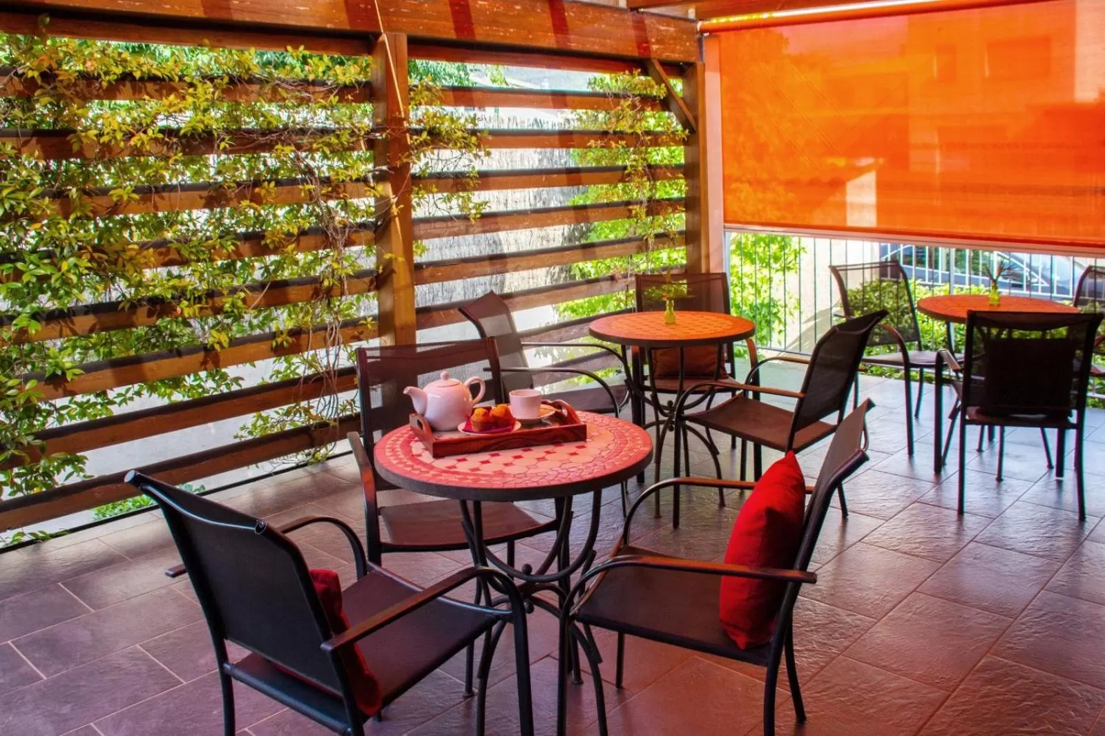 Patio in Hotel Somlom - ECO Friendly Montseny
