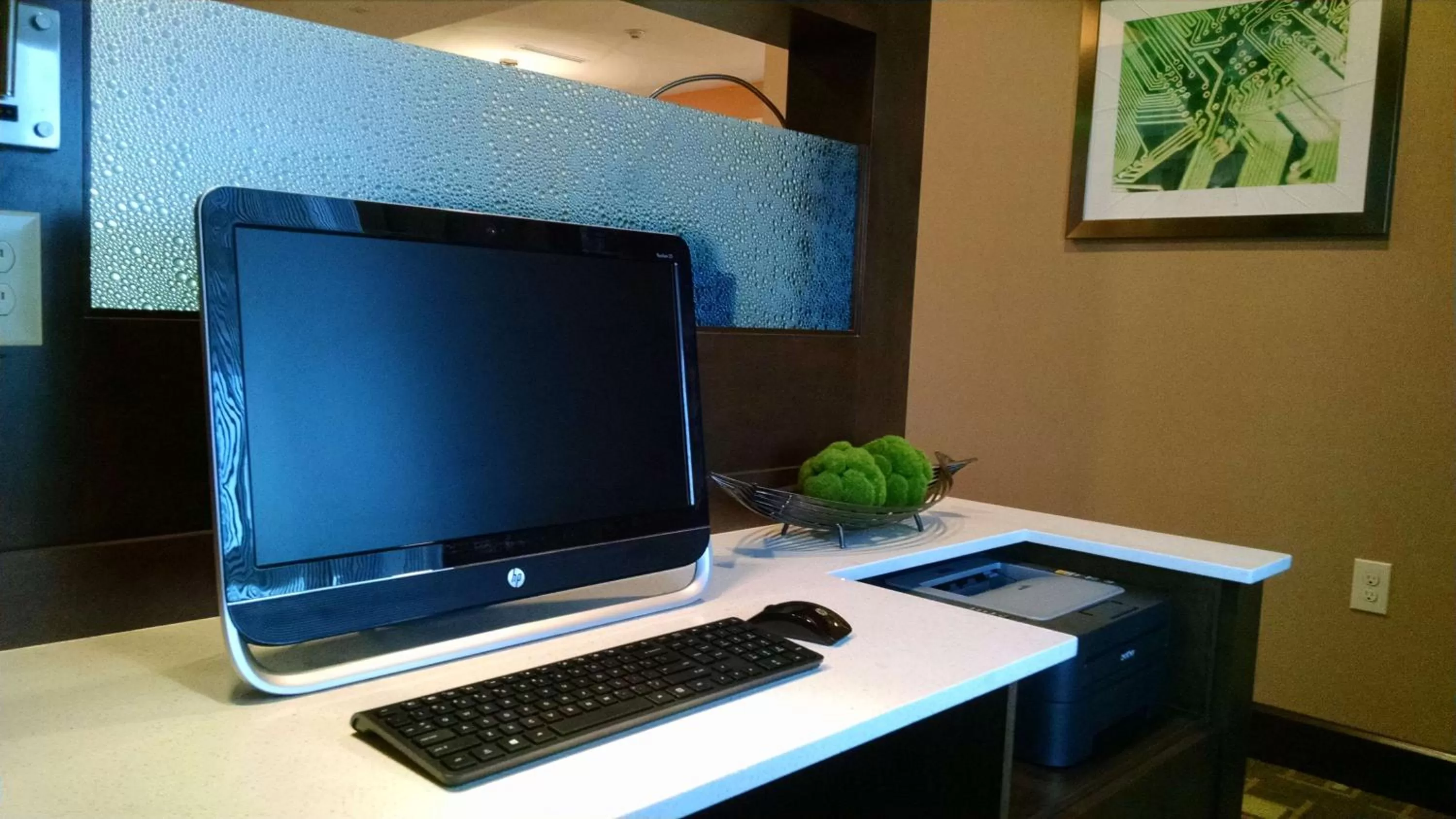 On site, TV/Entertainment Center in Best Western Plus Flatonia