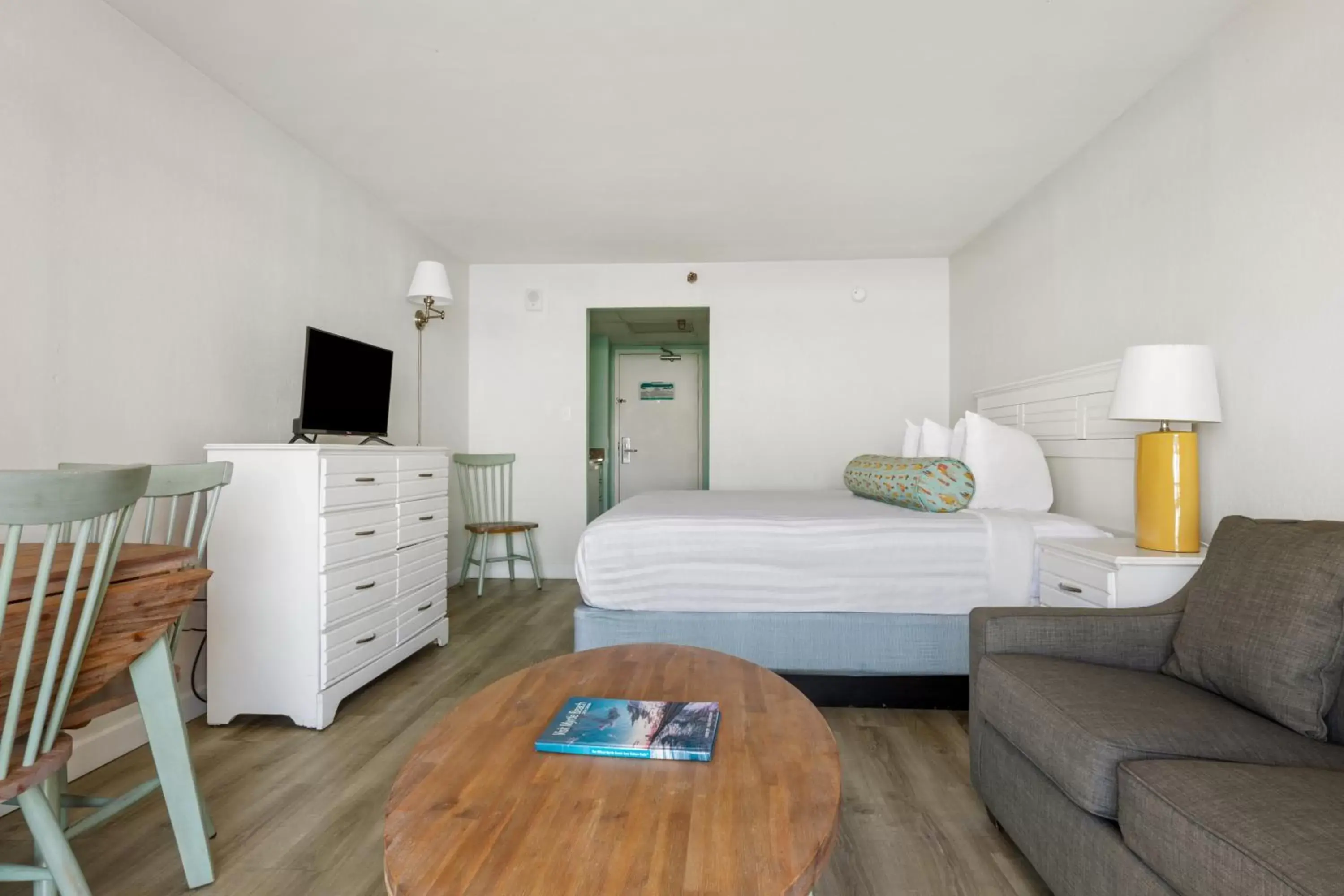 Oceanfront view King Bed in Sandcastle Oceanfront Resort South Beach Oceanfront view King Bed in Sandcastle Oceanfront Resort South Beach