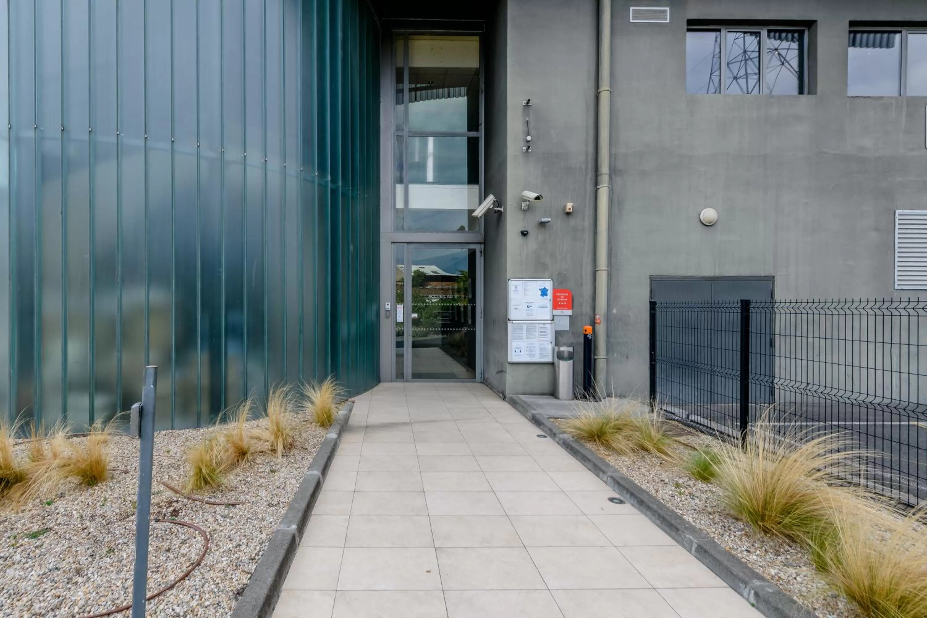 Facade/entrance in Comfort Aparthotel Bordeaux Begles Arena