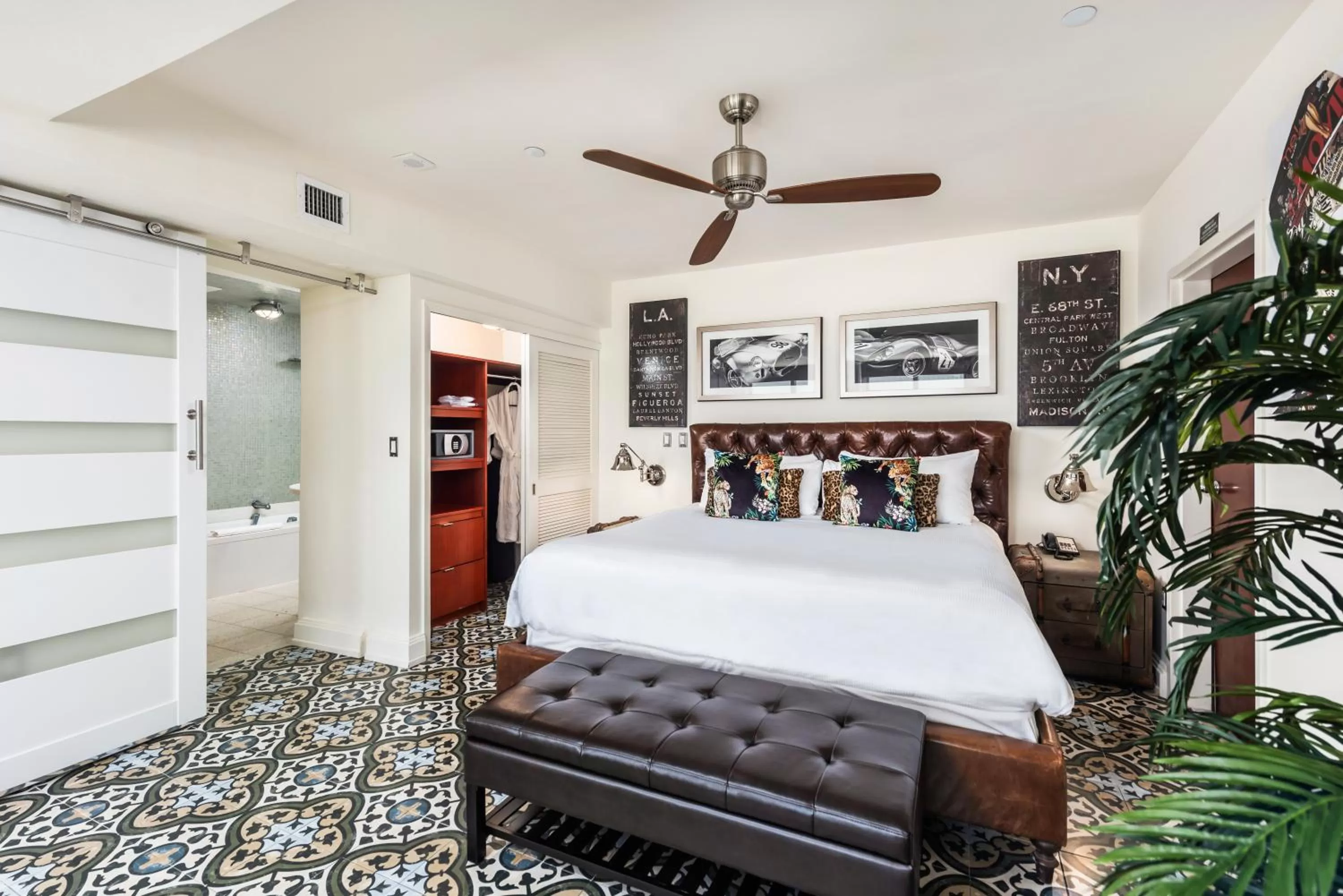 Bed in National Hotel, An Adult Only Oceanfront Resort