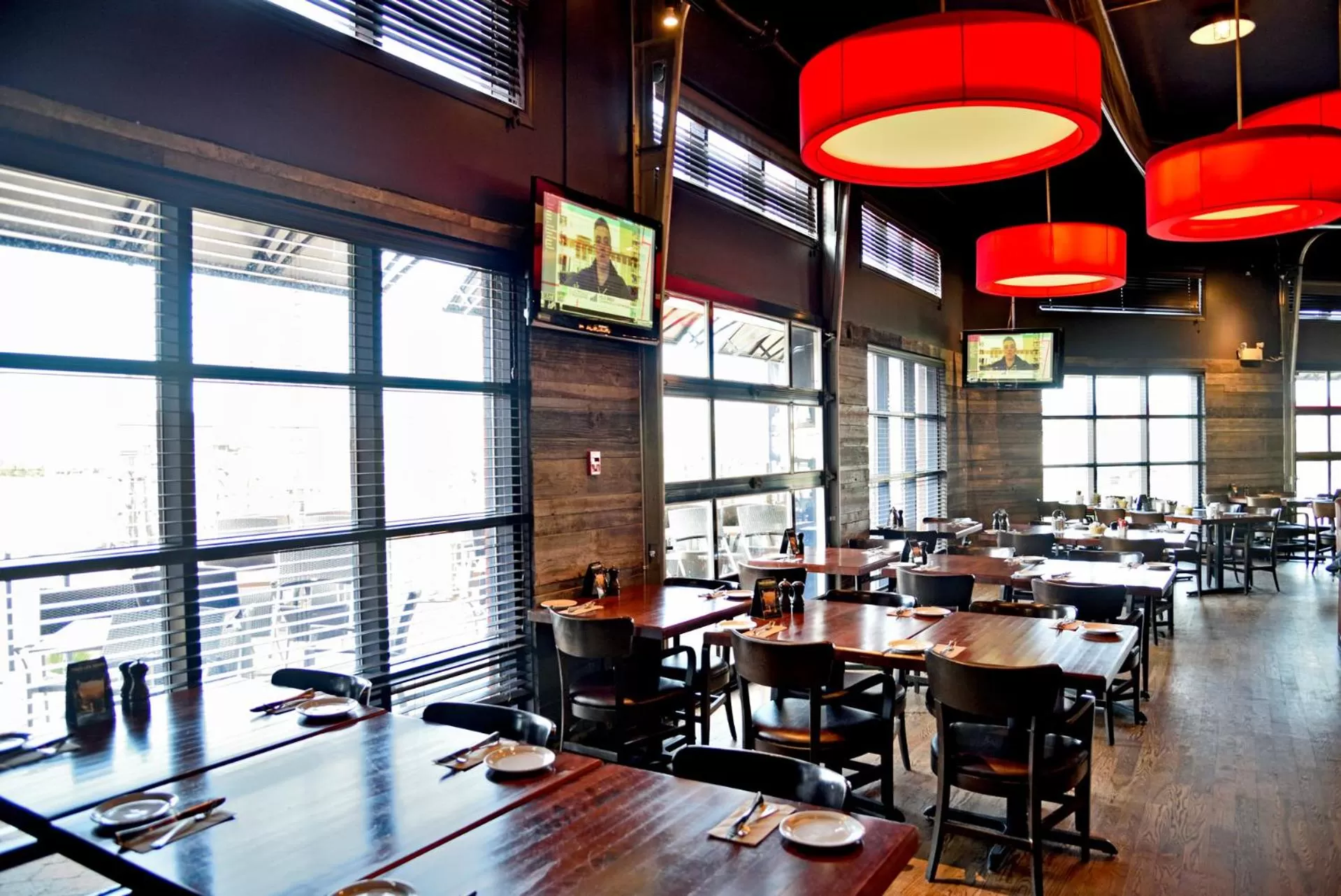 Restaurant/places to eat in Hôtel l'Empress