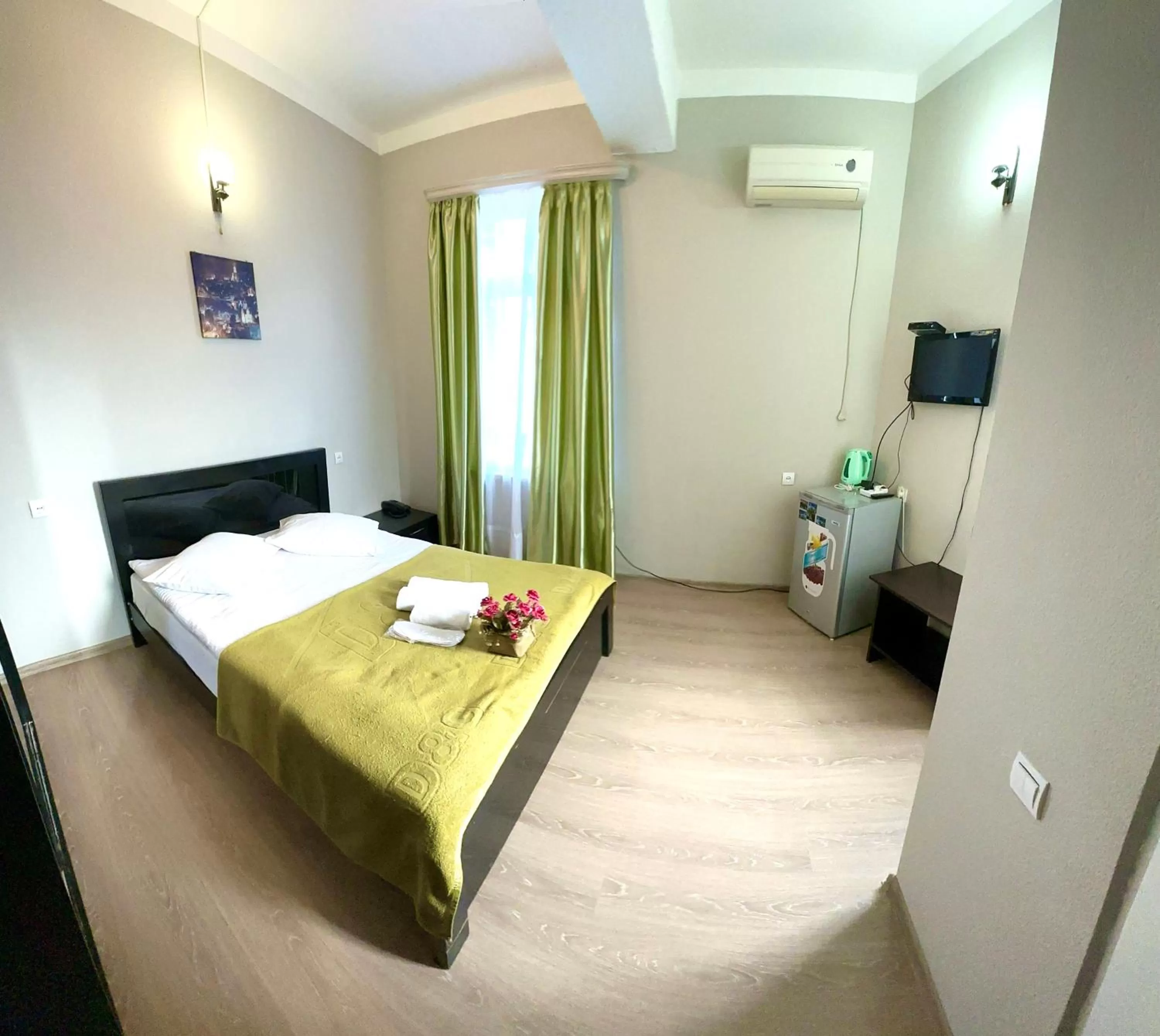 Budget Double or Twin Room in Qeroli old town