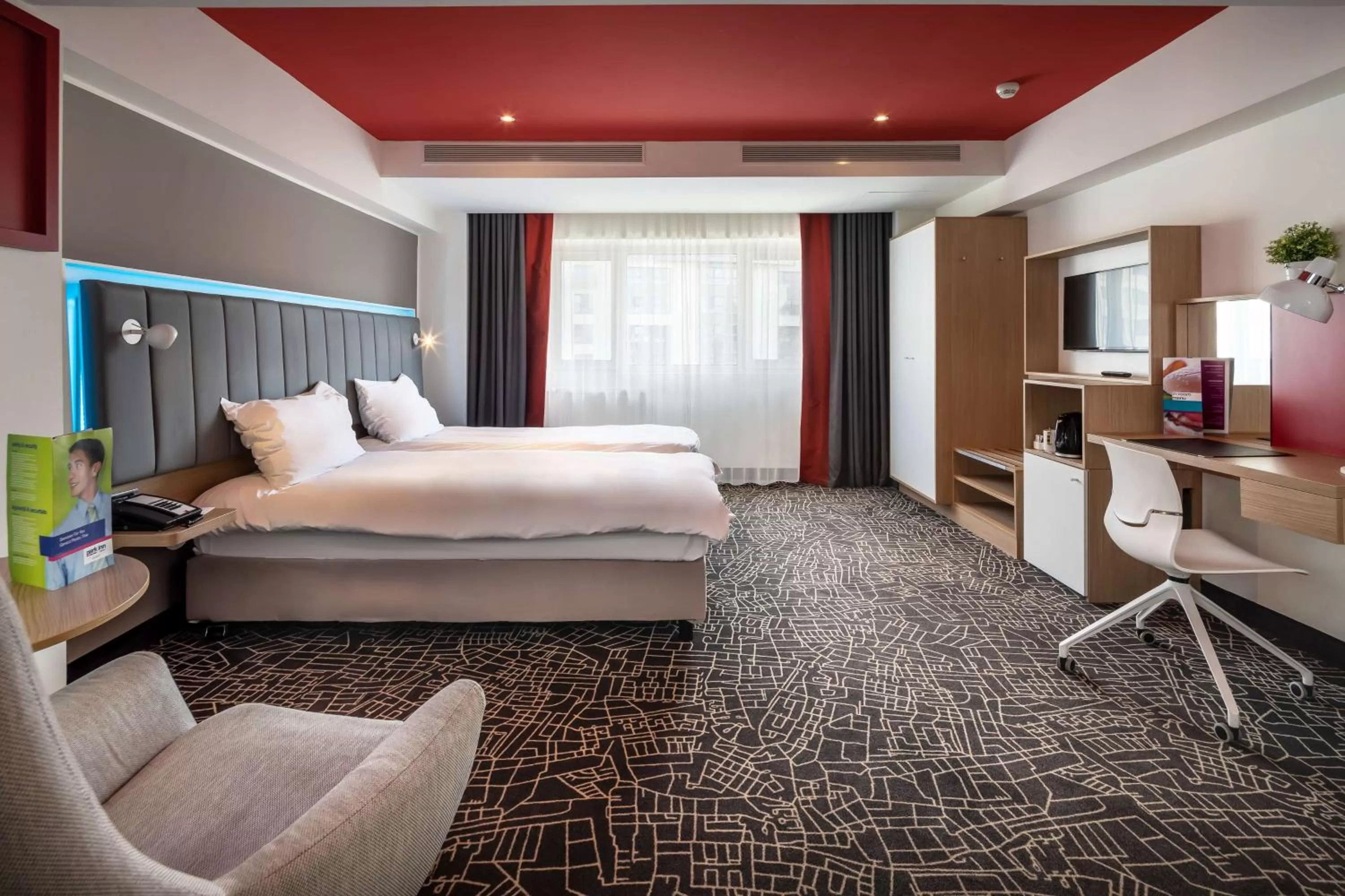 Photo of the whole room, Bed in Park Inn by Radisson Bucharest Hotel & Residence