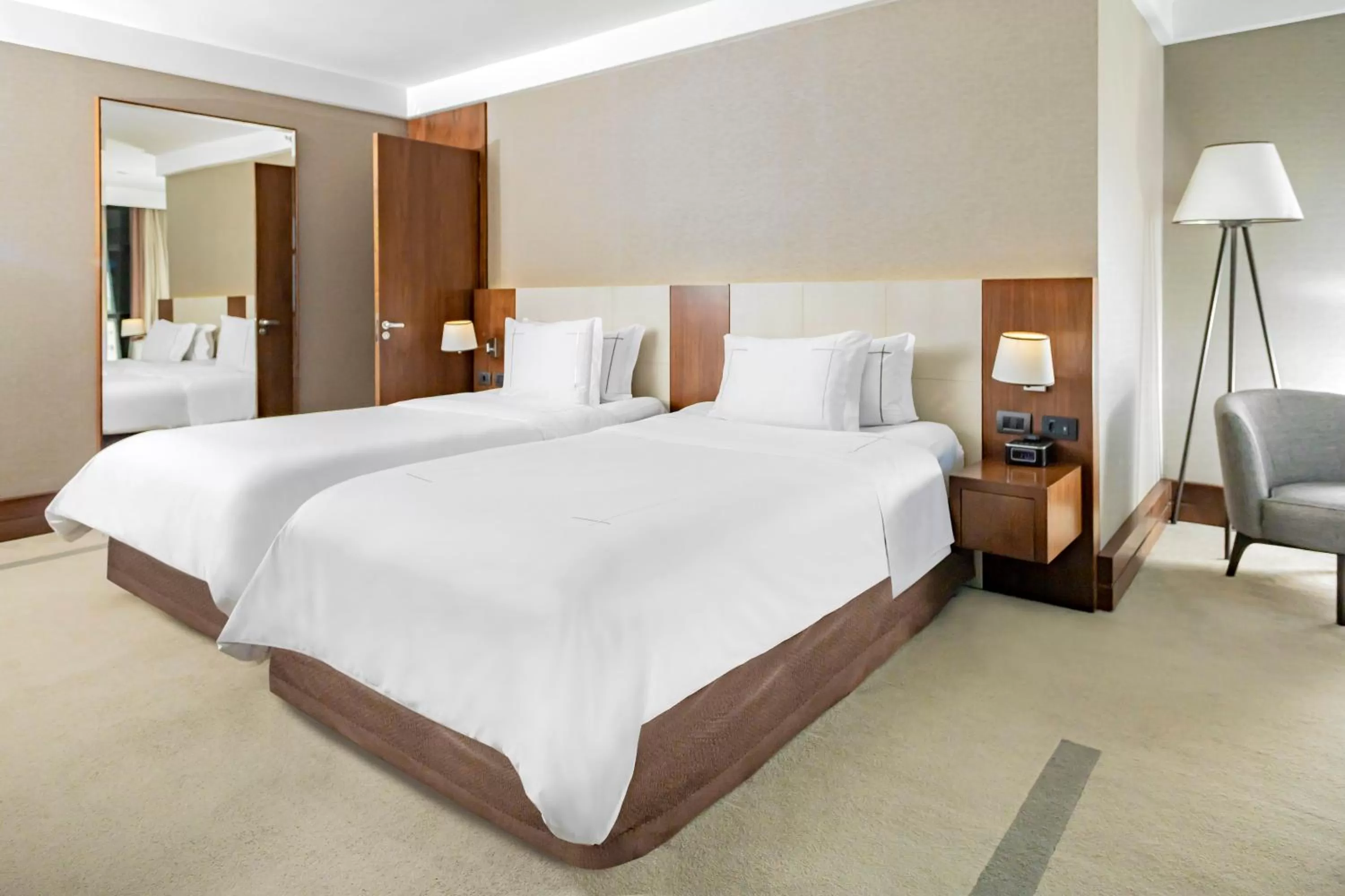 Bedroom, Bed in Tivoli Mofarrej São Paulo