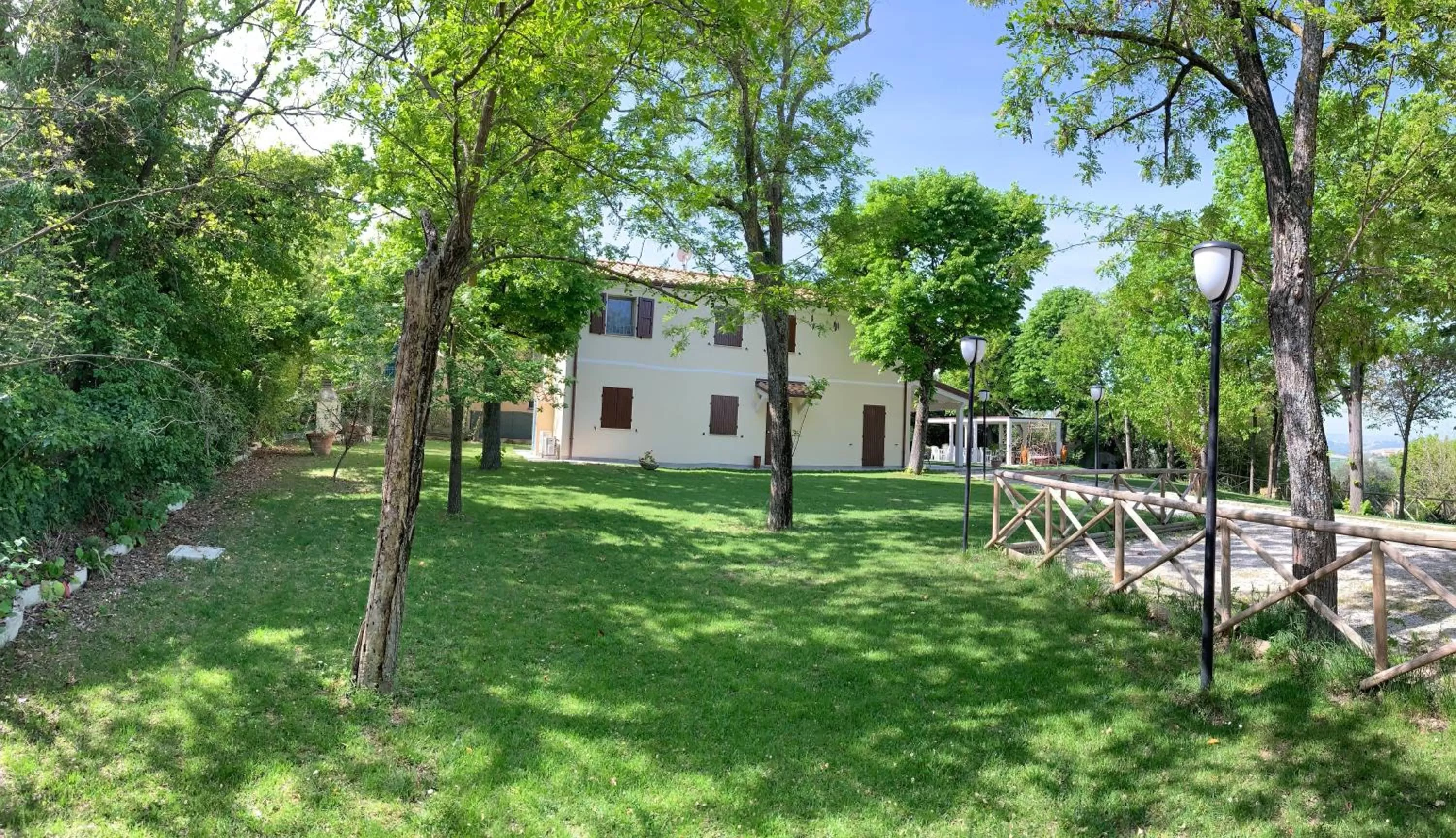 Property building in Il Lauro