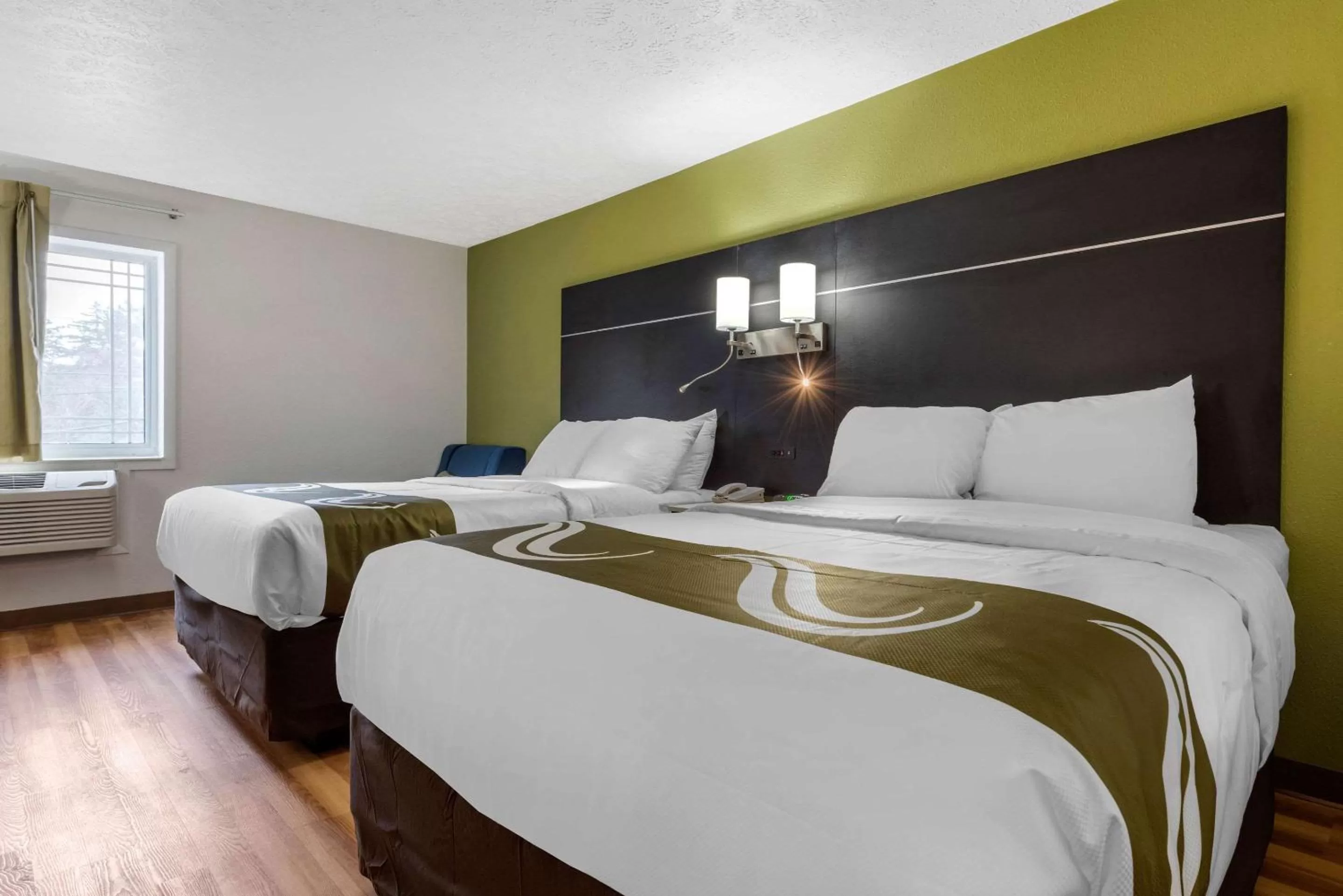 Photo of the whole room, Bed in Quality Inn