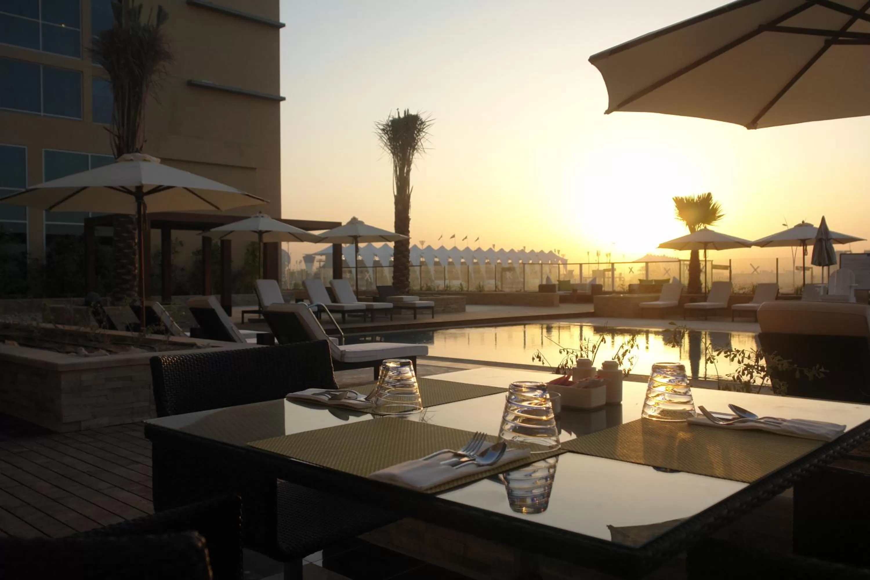 Restaurant/places to eat in Centro Yas Island-by Rotana