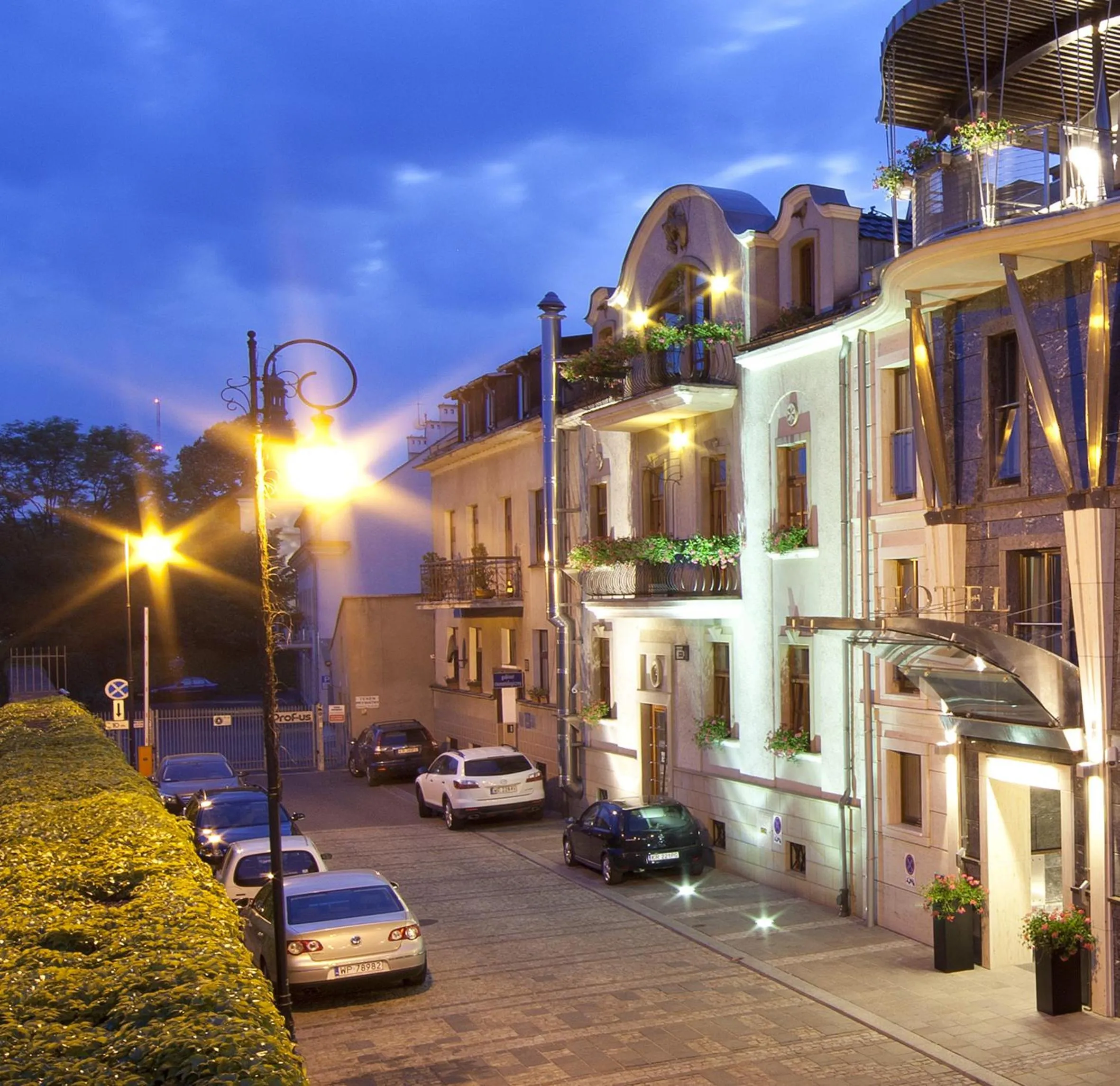 Nearby landmark in Blue Swan