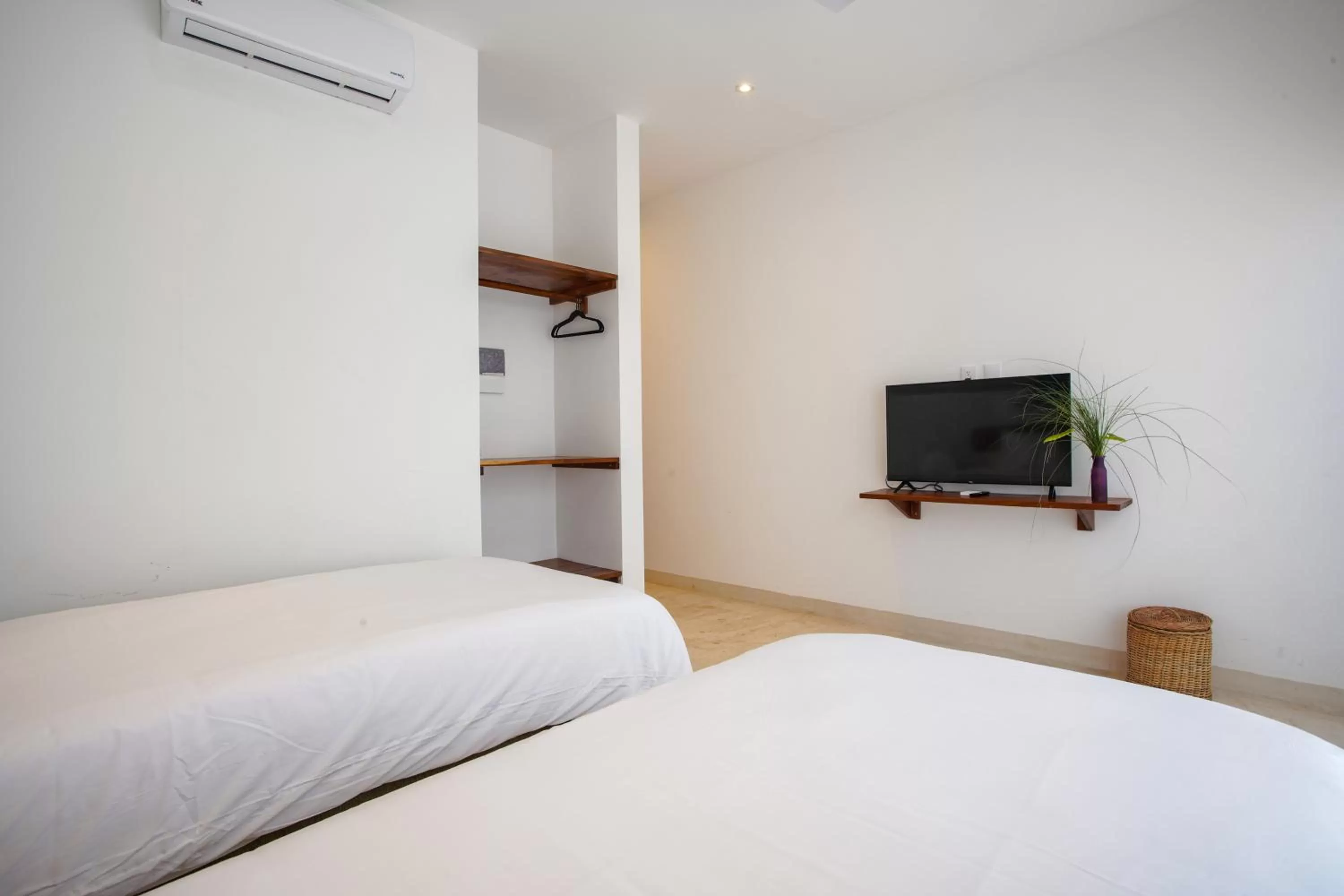 TV/Entertainment Center in Kaab Boho