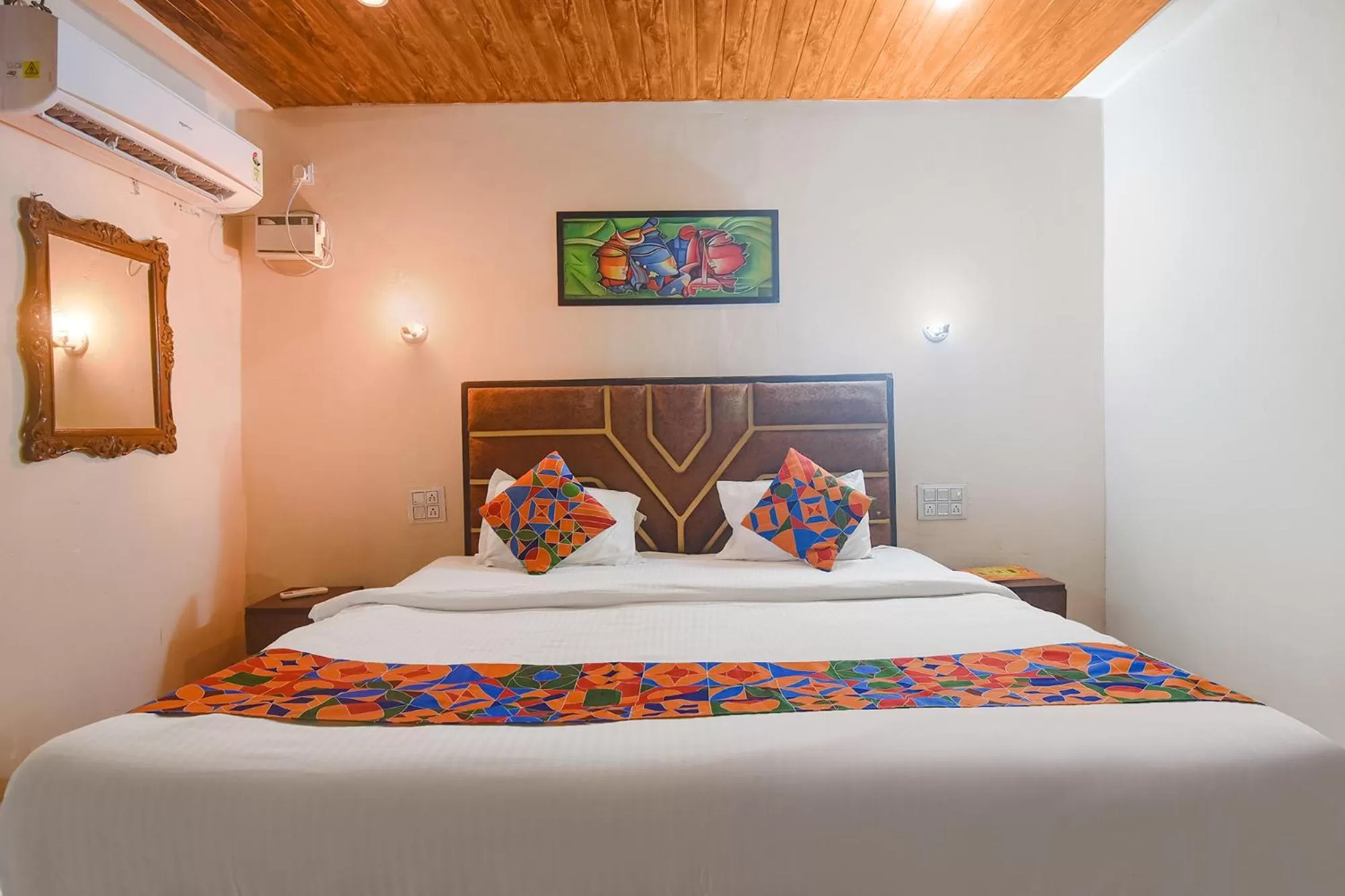 Bed in FabExpress Corinthia Boutique Rooms - Nr Candolim Beach