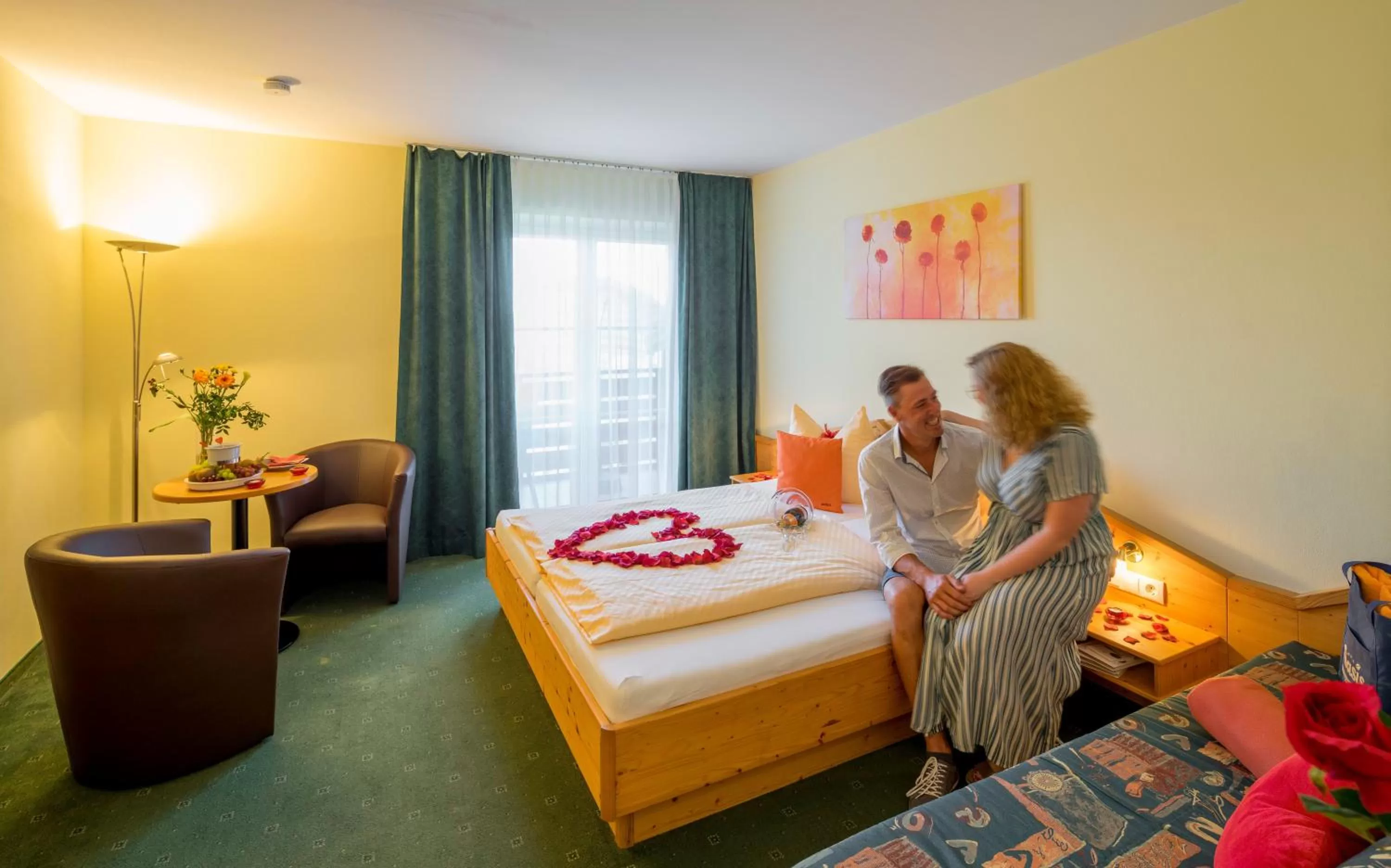 Bedroom, Bed in Hotel Garni Oasis Loipersdorf