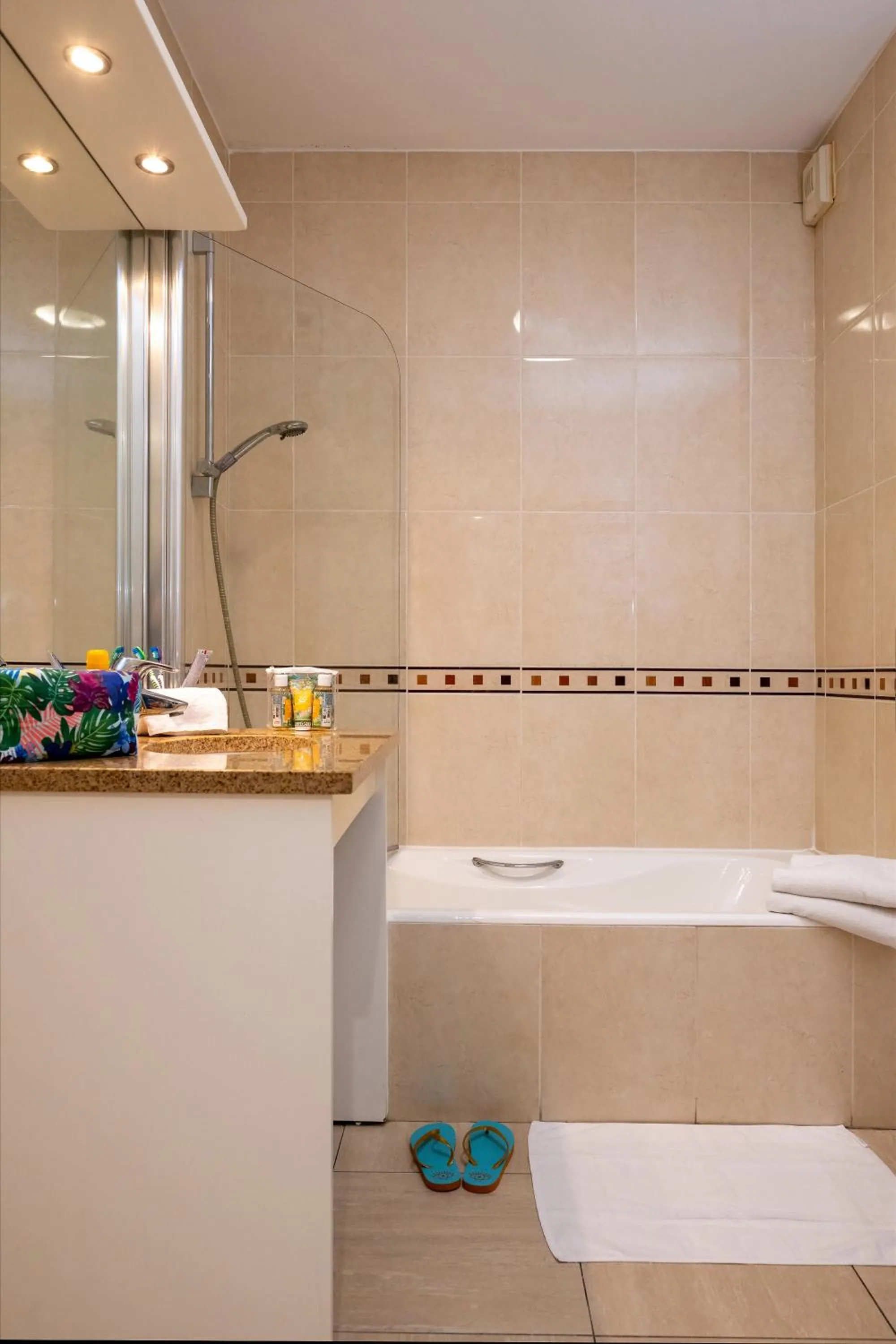 Bathroom in Nemea Appart Hotel Le Lido Cagnes sur Mer