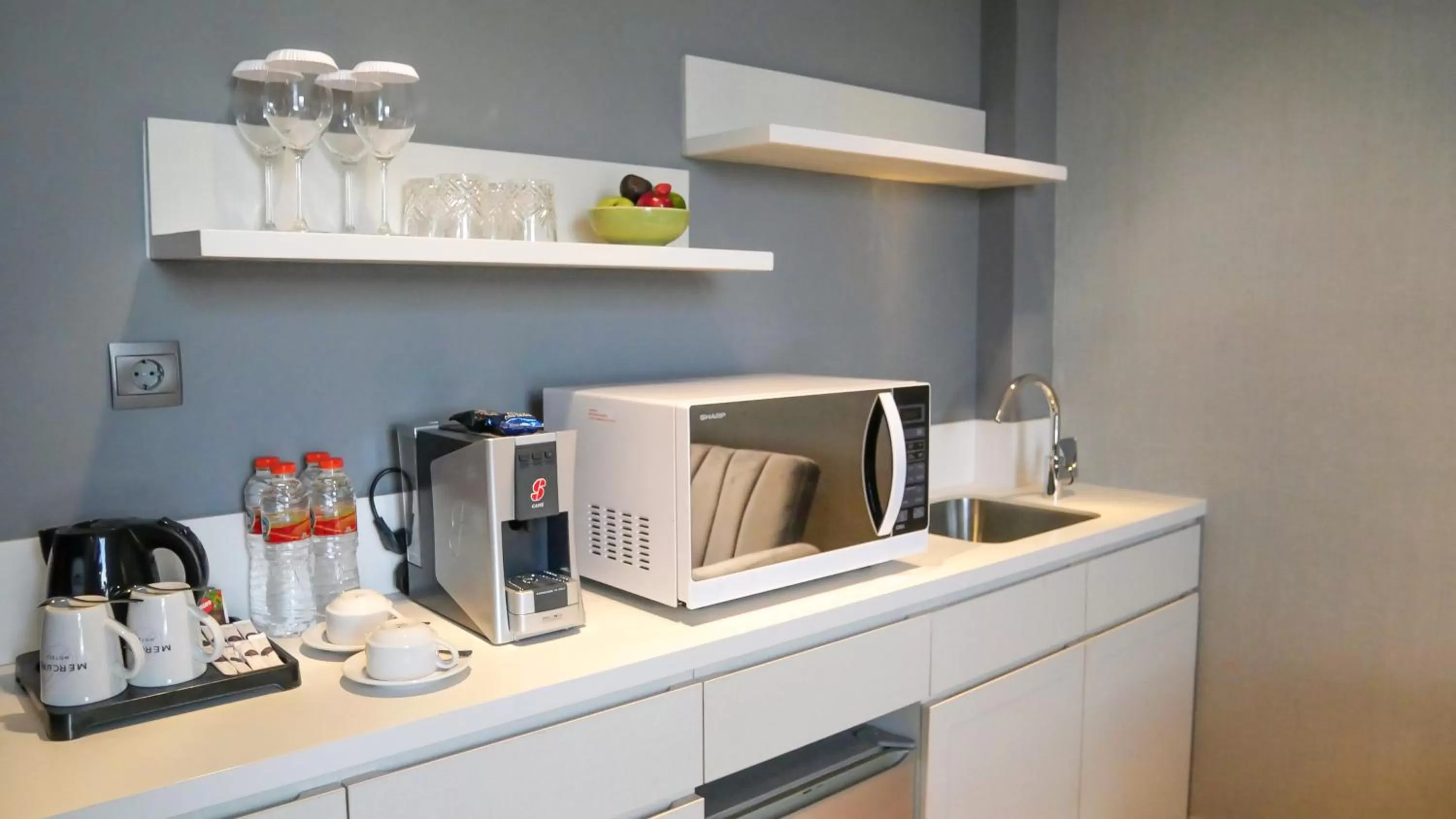 Kitchen or kitchenette in Mercure Surabaya Manyar