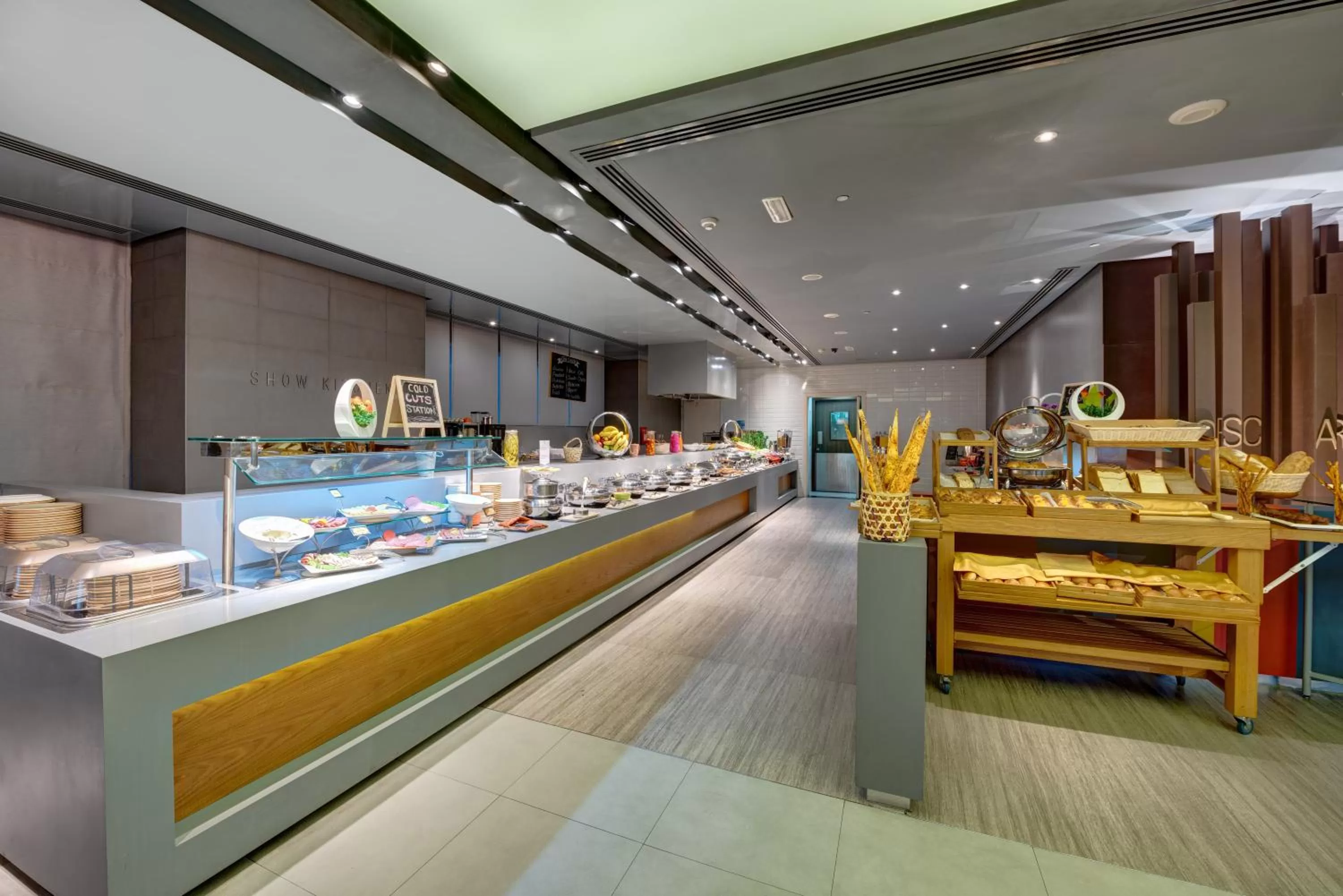 Restaurant/places to eat in The Act Hotel Sharjah