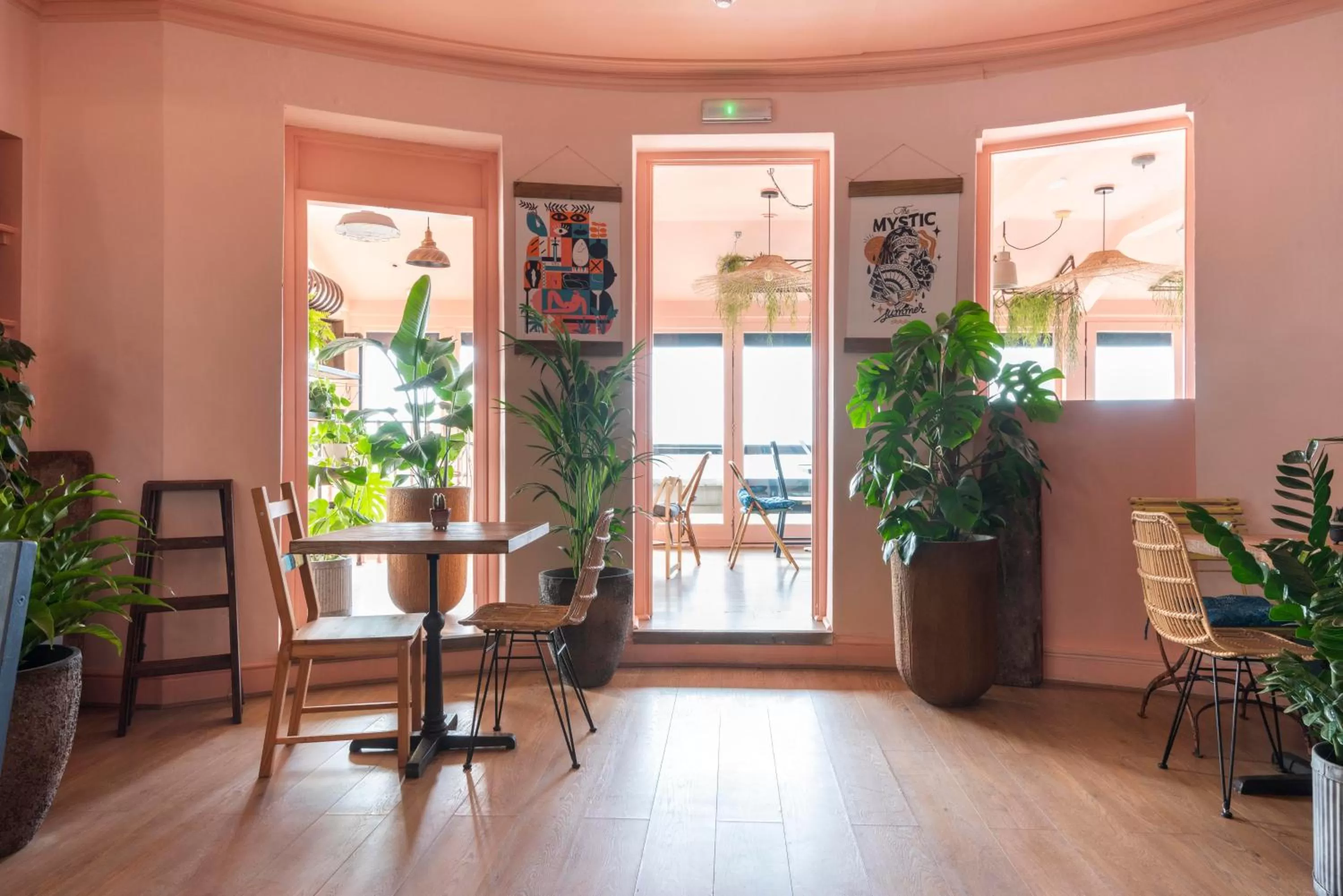 Restaurant/places to eat in Selina Brighton