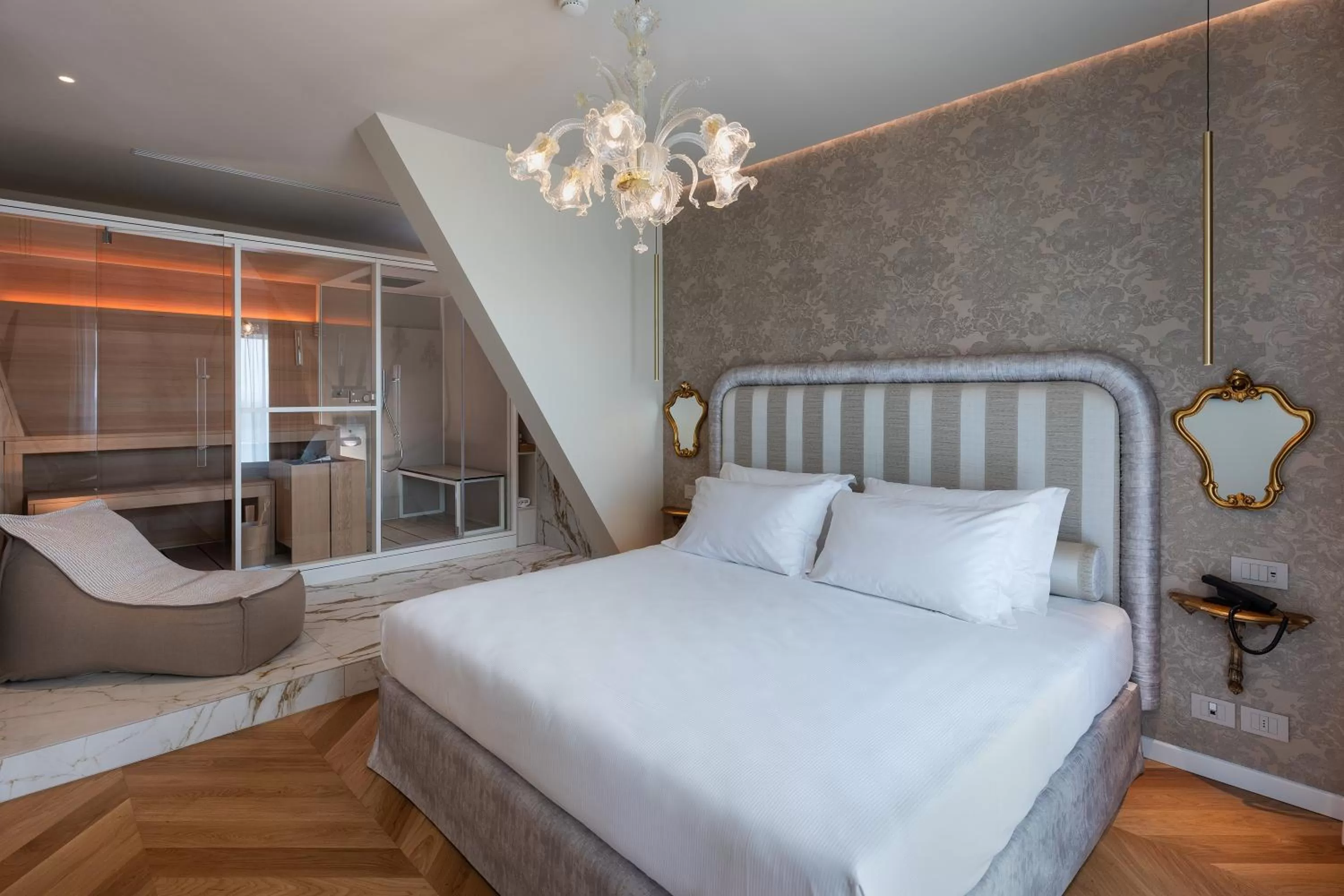 Sauna, Bed in Savoy Beach Hotel & Thermal Spa