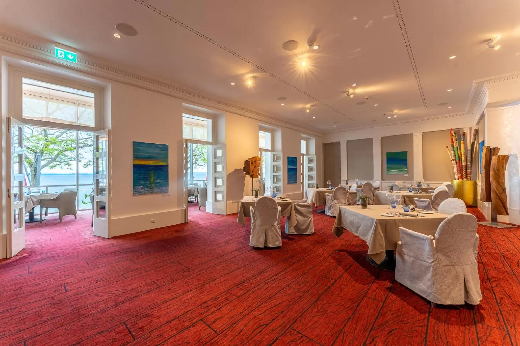 Restaurant/places to eat in Beau Rivage Hotel