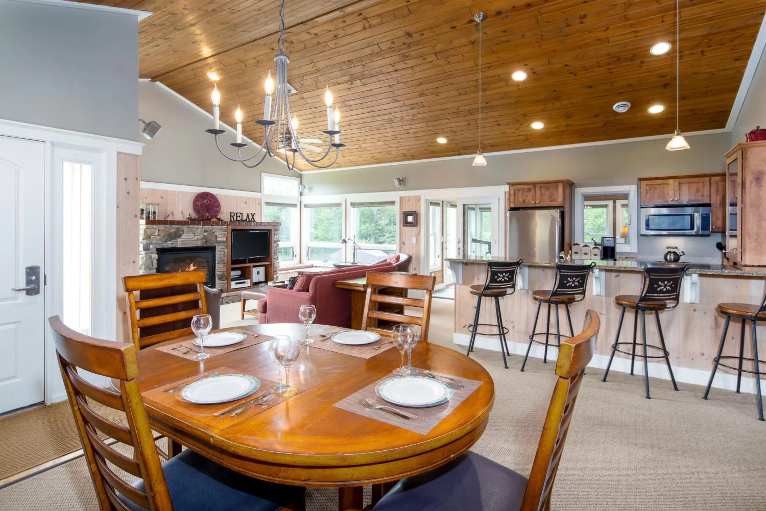 Dining area in Larsmont Cottages