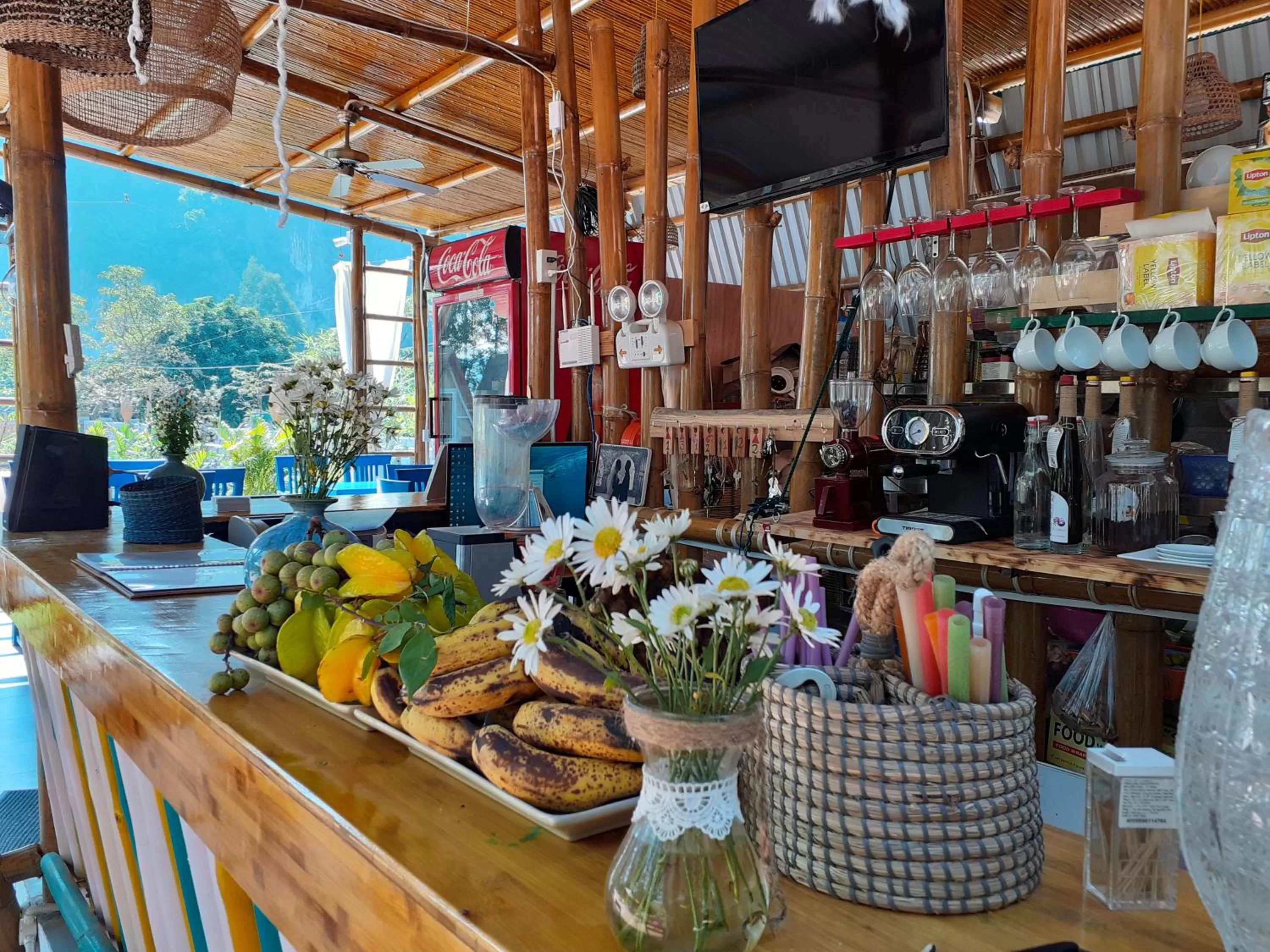 Restaurant/places to eat in Trang An Lamia Bungalow