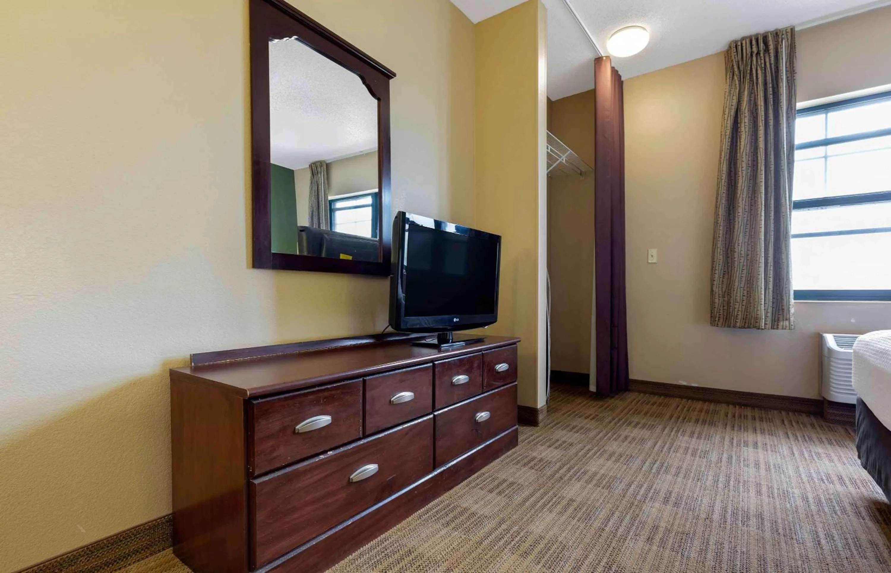 Bedroom, Bed in Extended Stay America Suites - Waco - Woodway