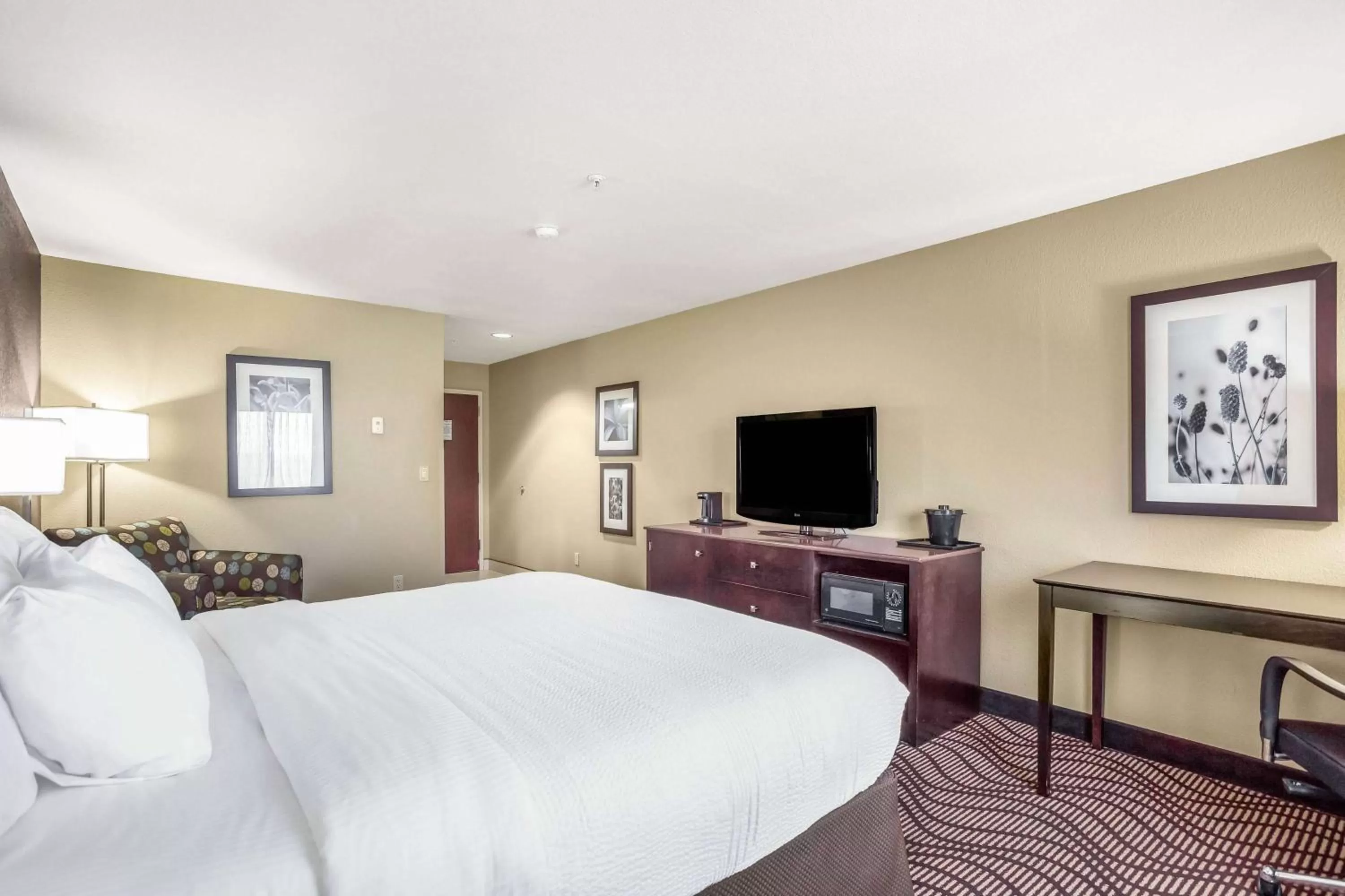 Photo of the whole room, Bed in La Quinta by Wyndham Meridian / Boise West