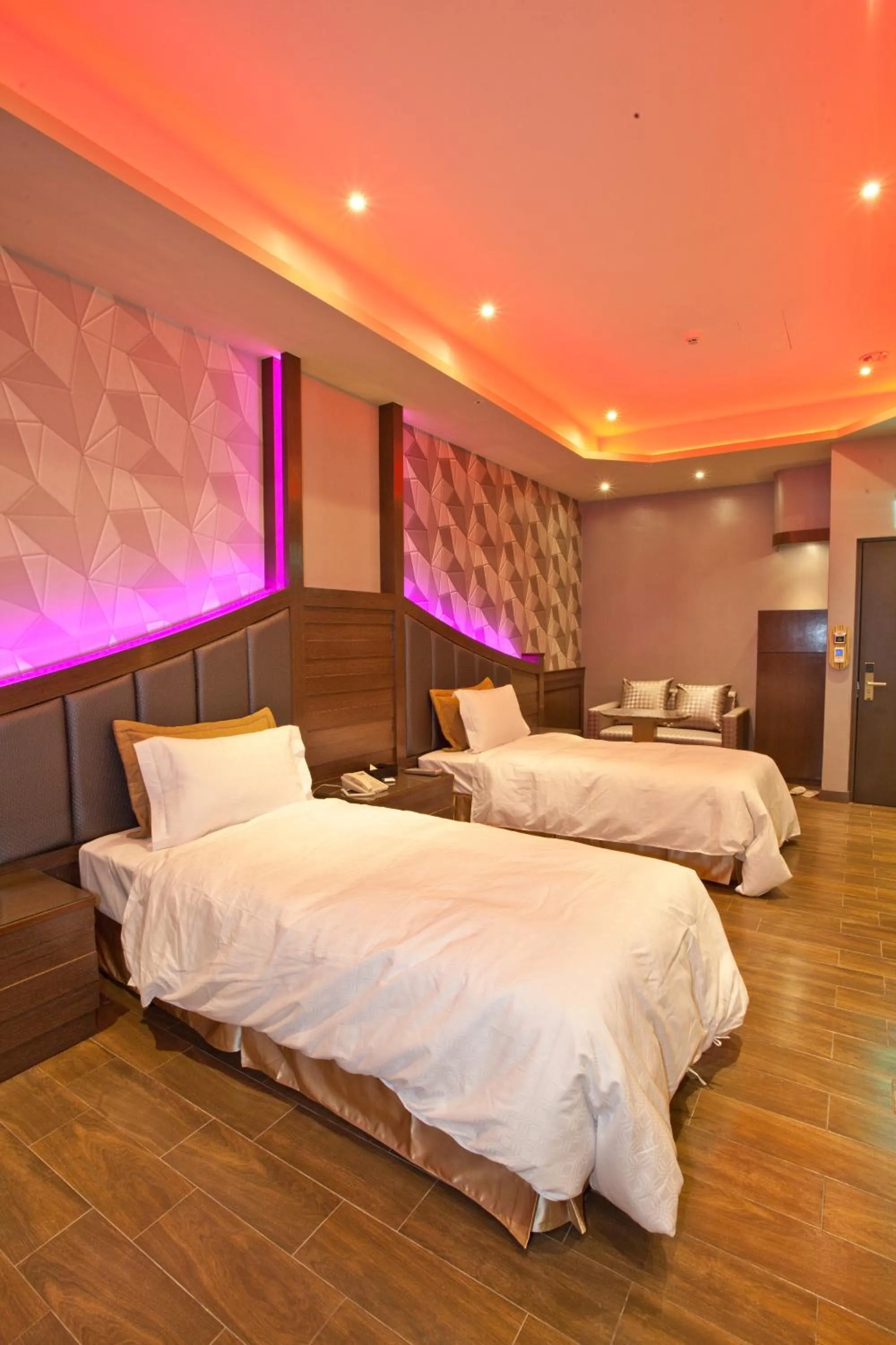 Decorative detail, Bed in Wei Feng Hotel - Kaohsiung