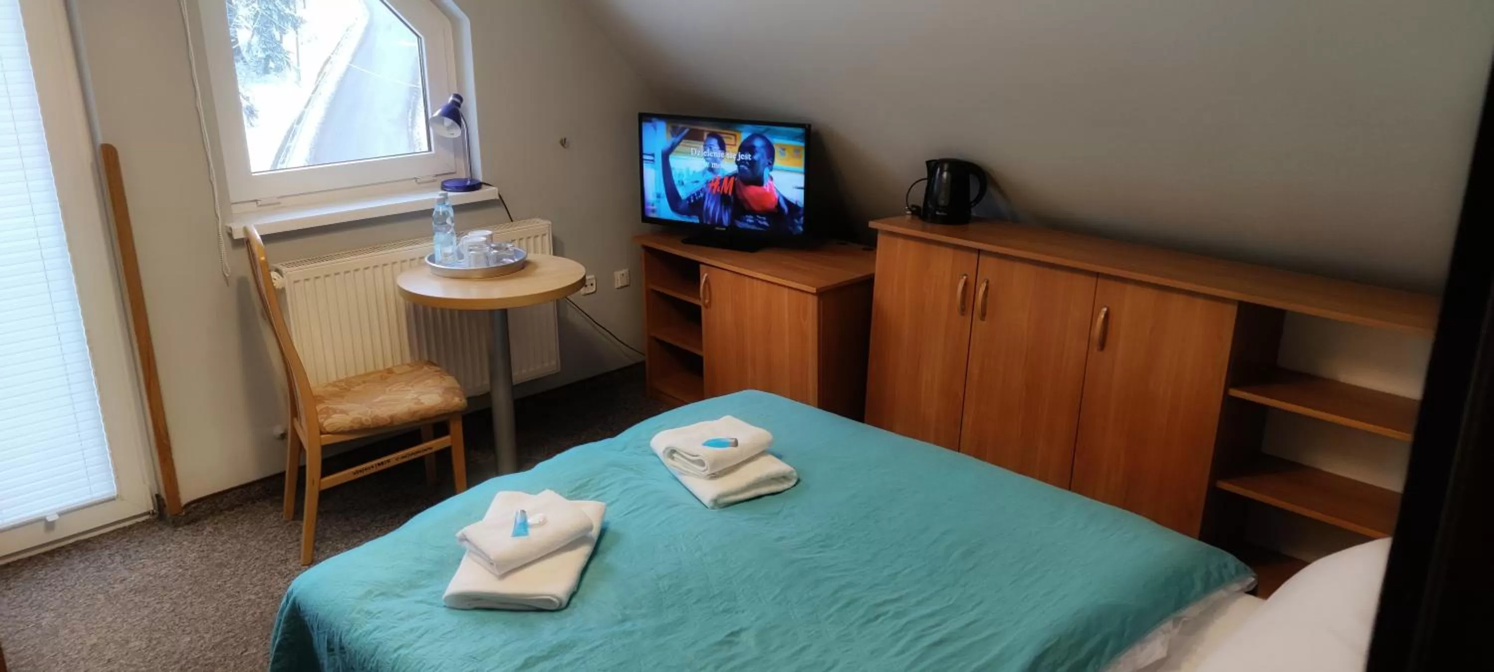 Photo of the whole room, Bed in Ośrodek Konferencyjno-Wypoczynkowy "Krucze Skały" w Karpaczu